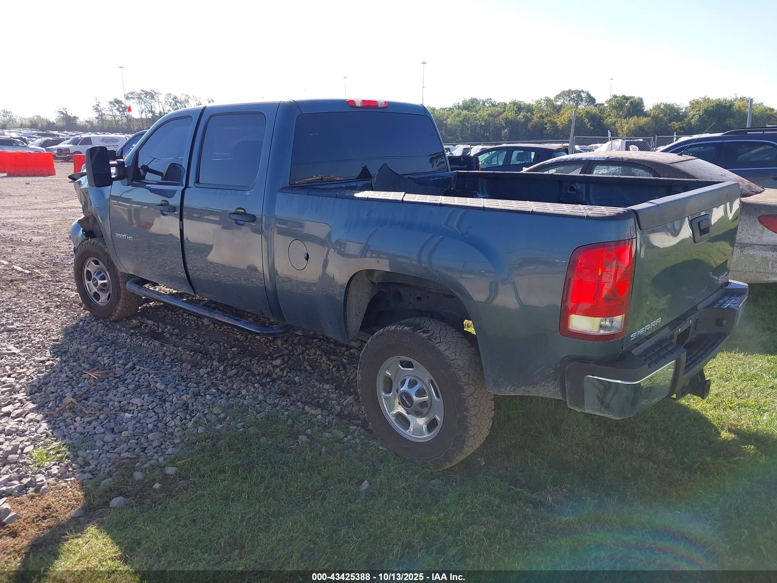 GMC SIERRA image 3