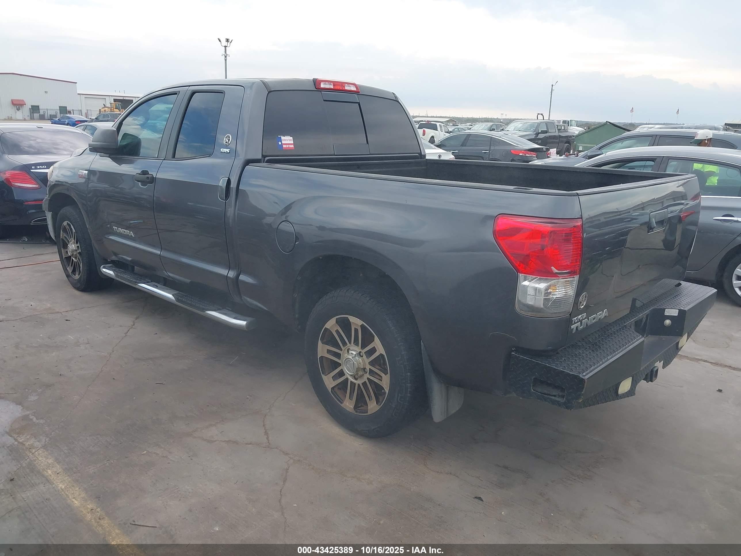 TOYOTA TUNDRA image 3