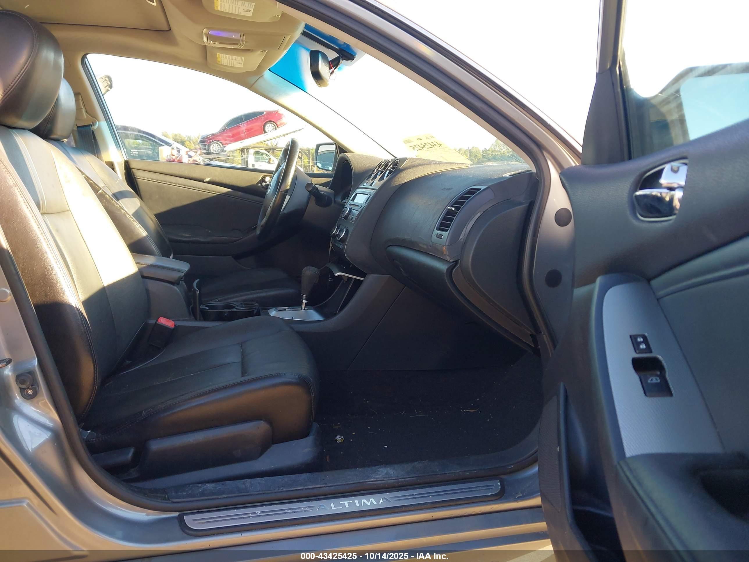 NISSAN ALTIMA image 5