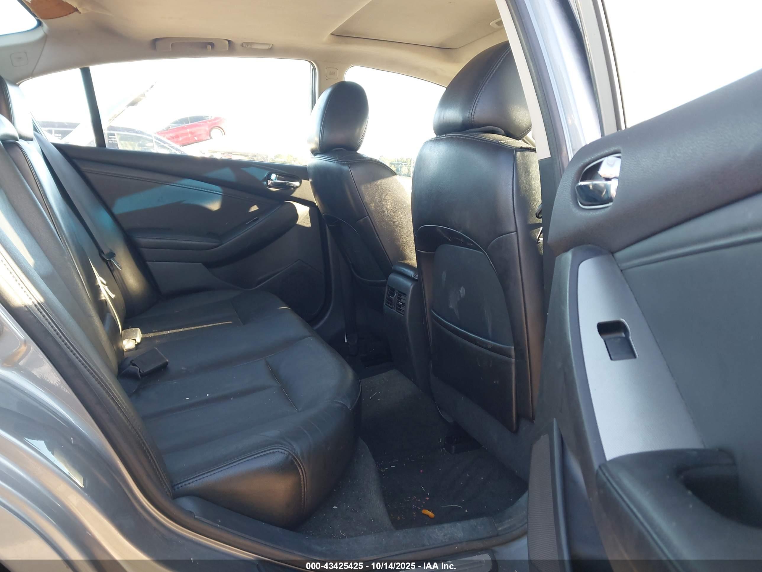 NISSAN ALTIMA image 8