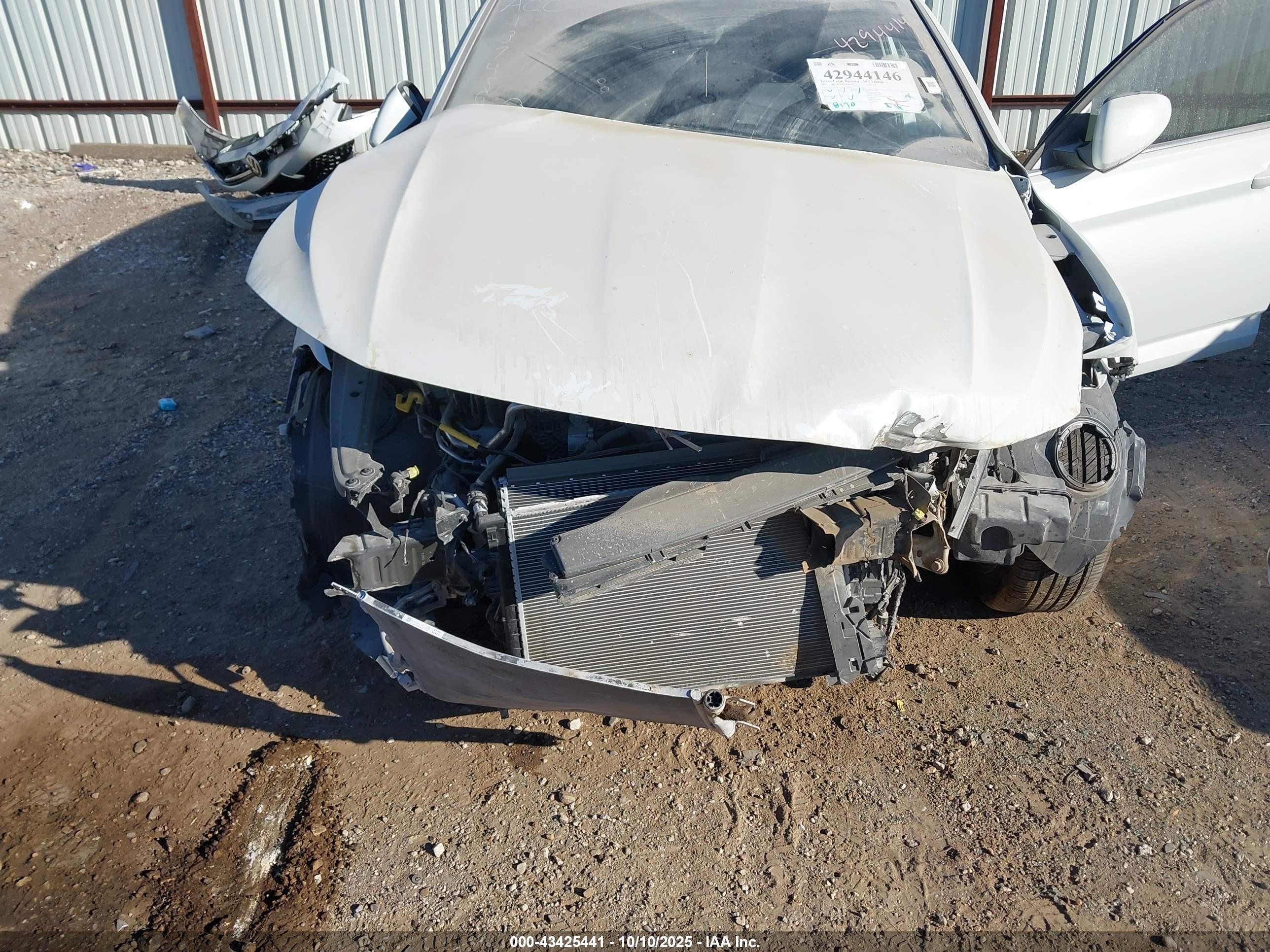 VOLKSWAGEN JETTA image 6