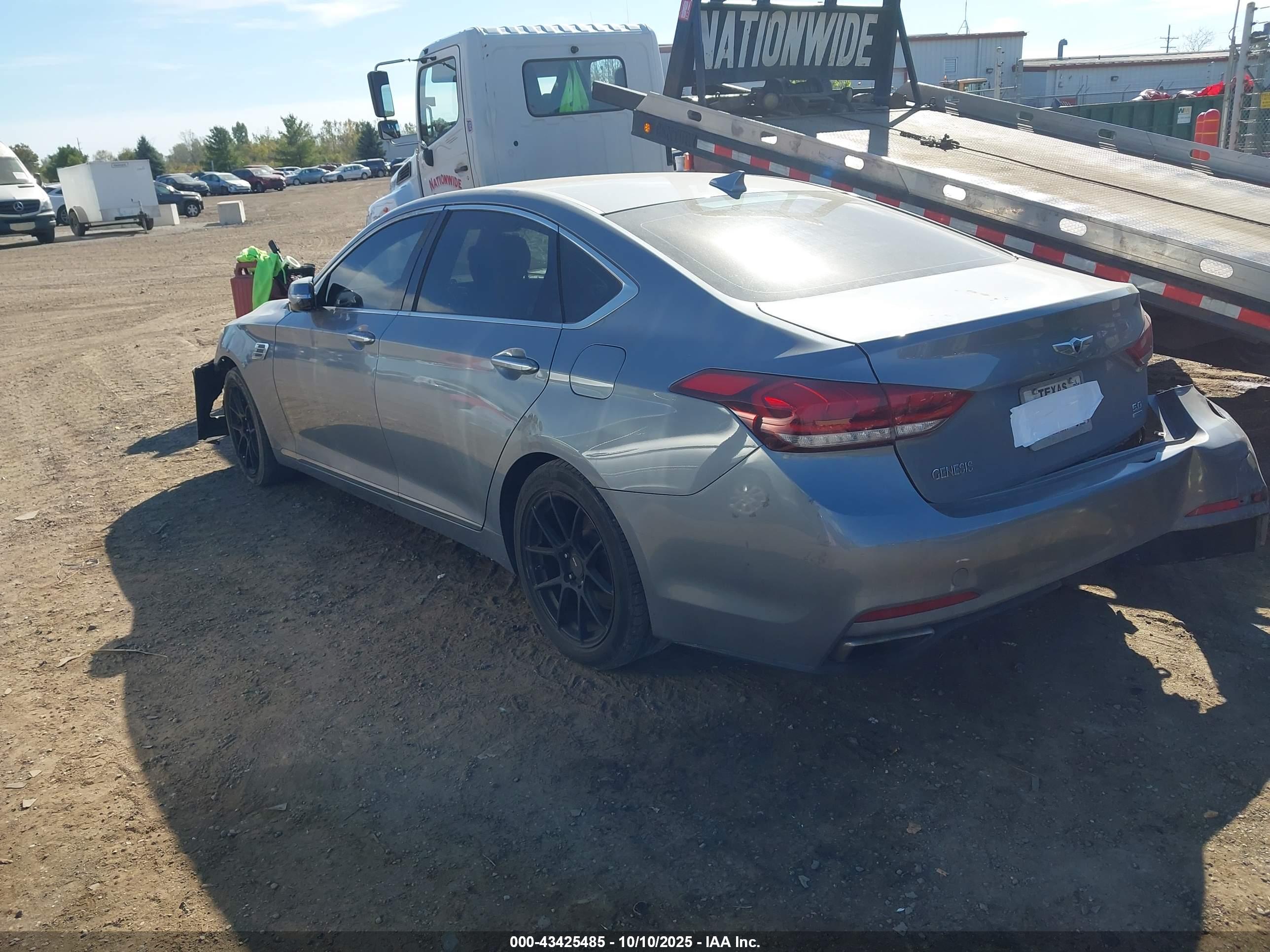 HYUNDAI GENESIS image 3