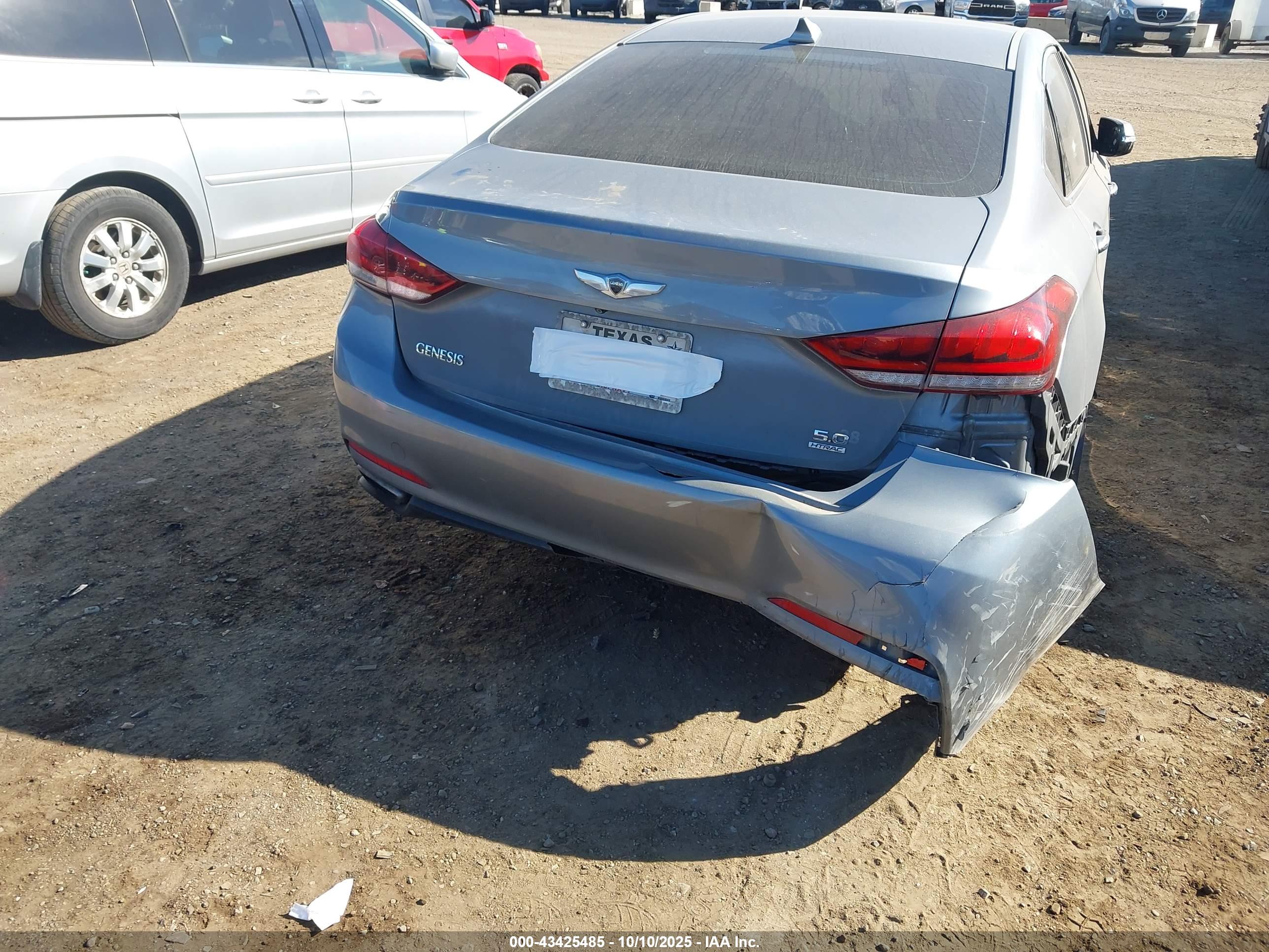 HYUNDAI GENESIS image 6