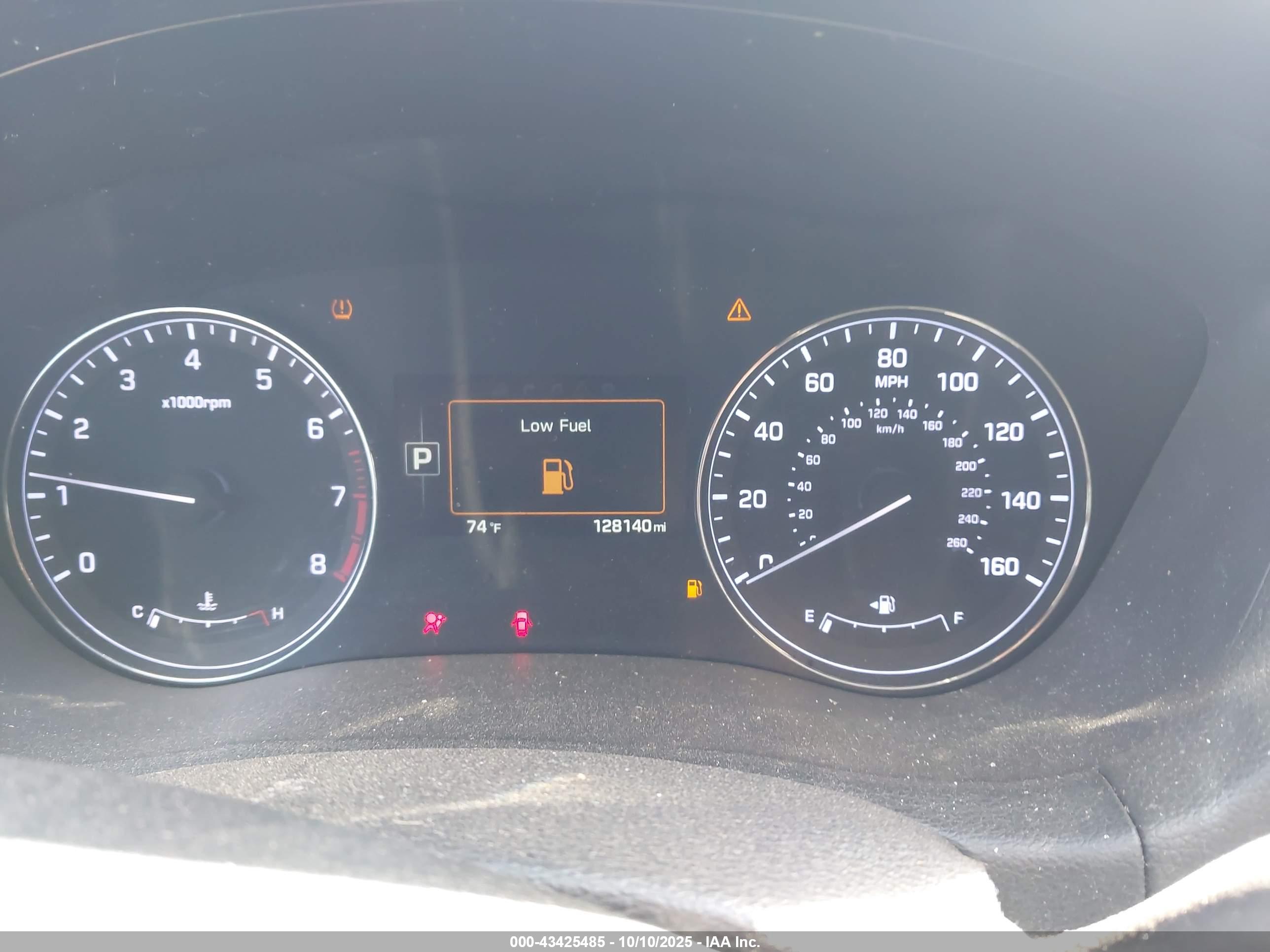 HYUNDAI GENESIS image 7