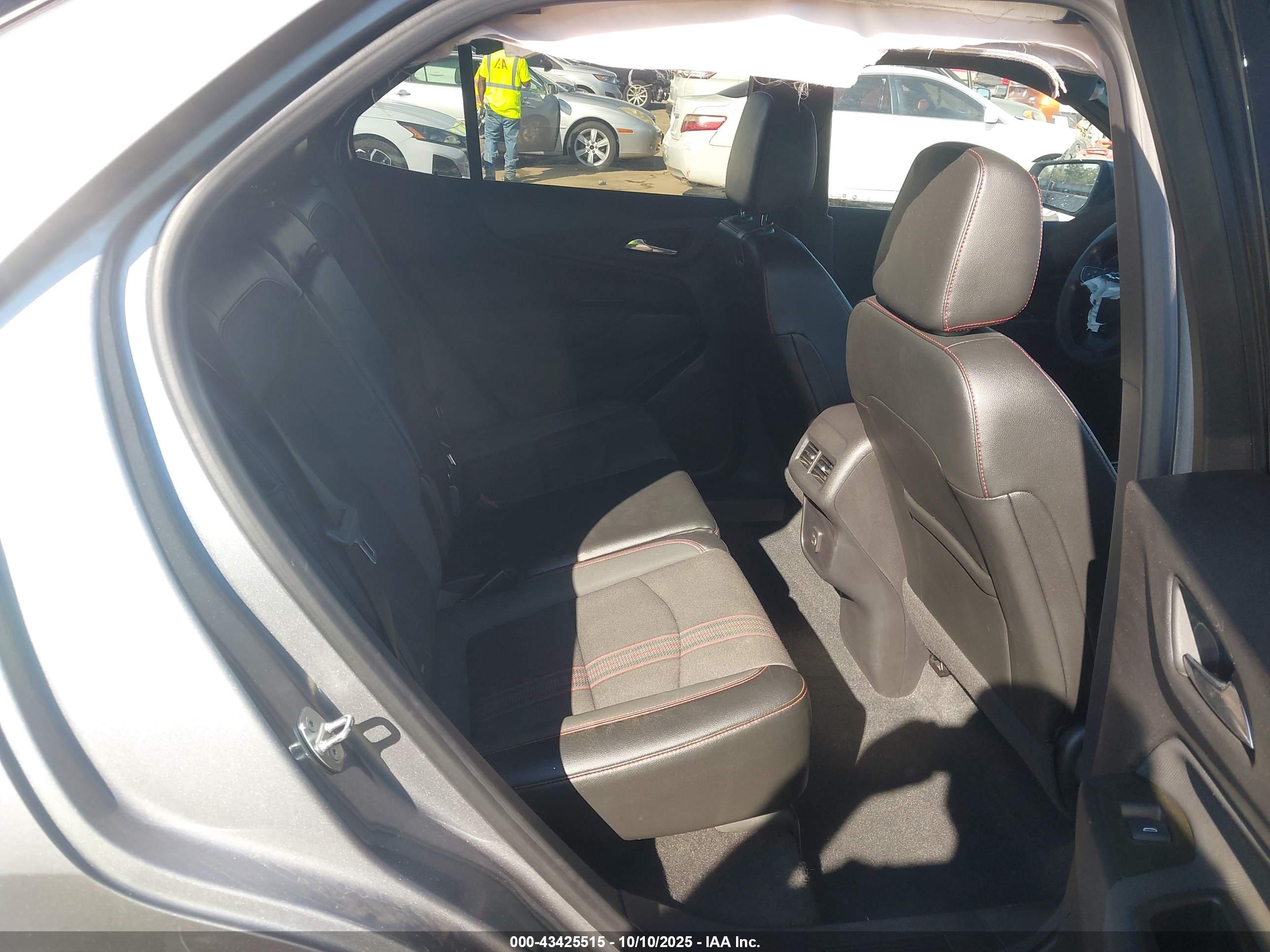 CHEVROLET EQUINOX image 8