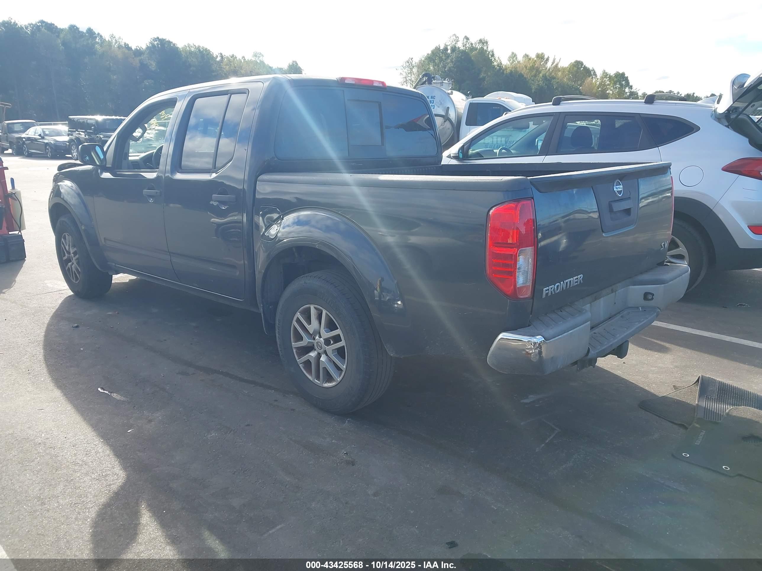 NISSAN FRONTIER image 3