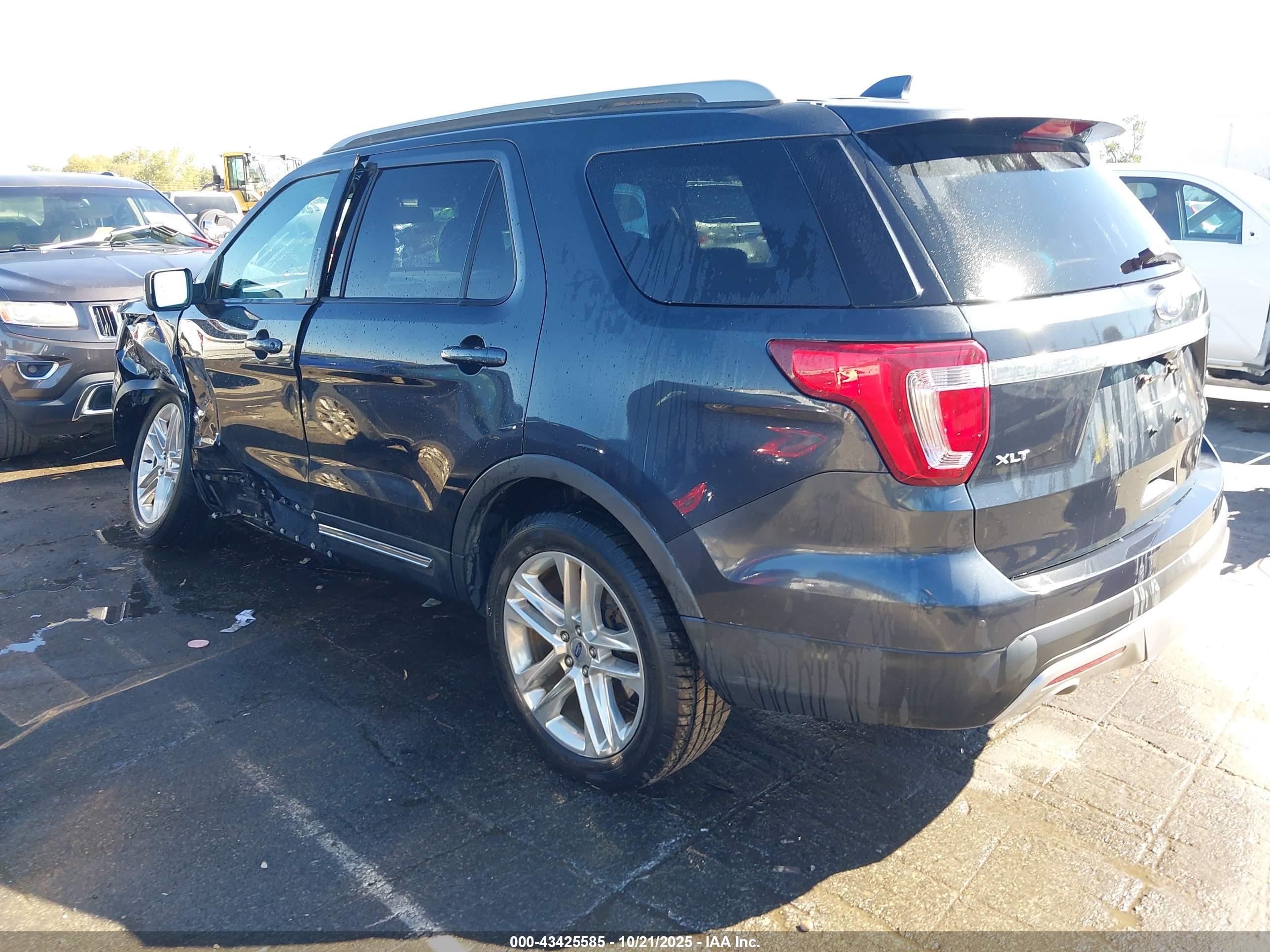 FORD EXPLORER image 3
