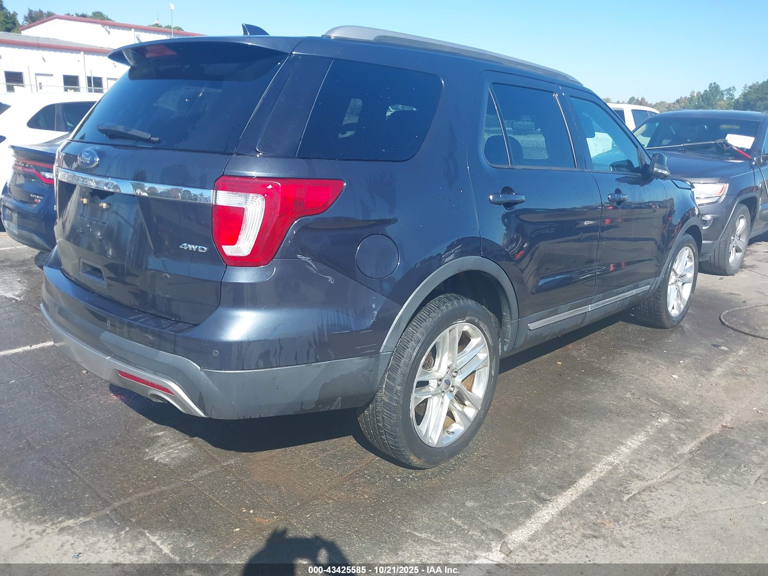 FORD EXPLORER image 4