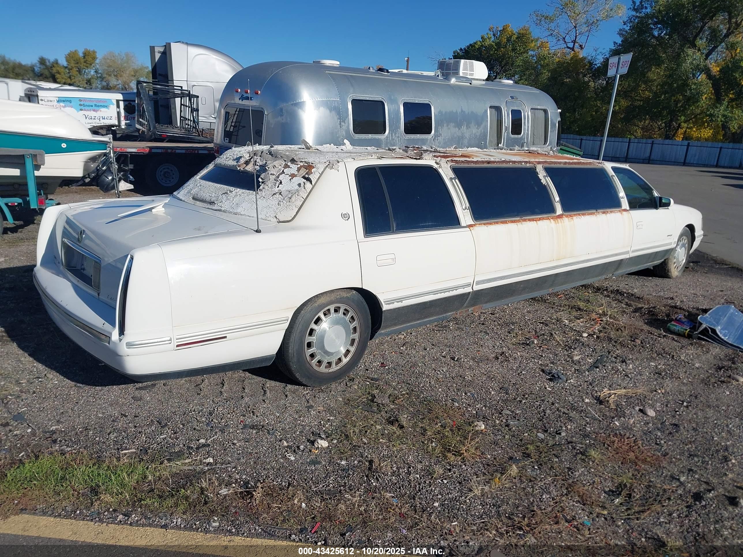 CADILLAC DEVILLE image 4