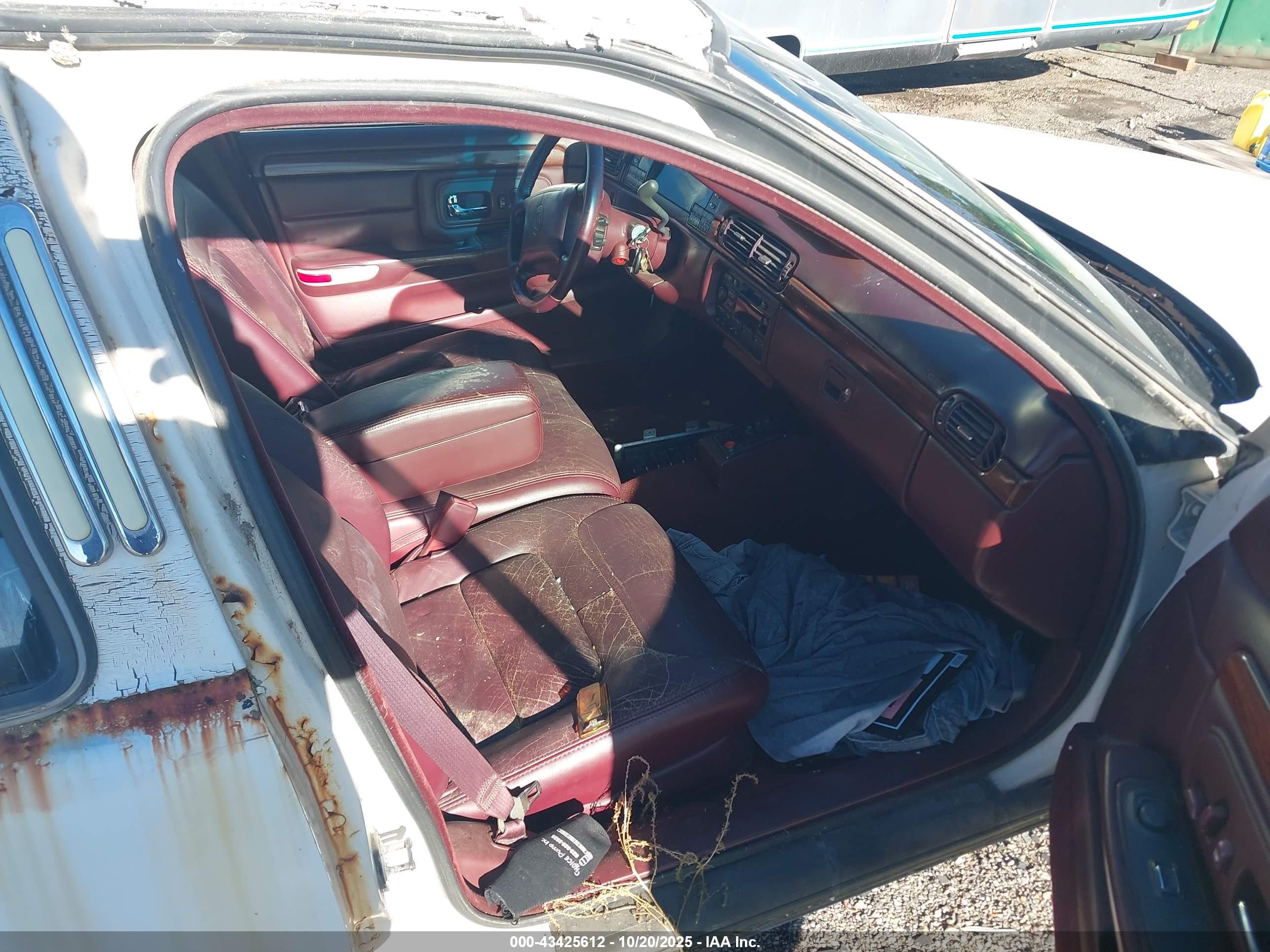 CADILLAC DEVILLE image 5