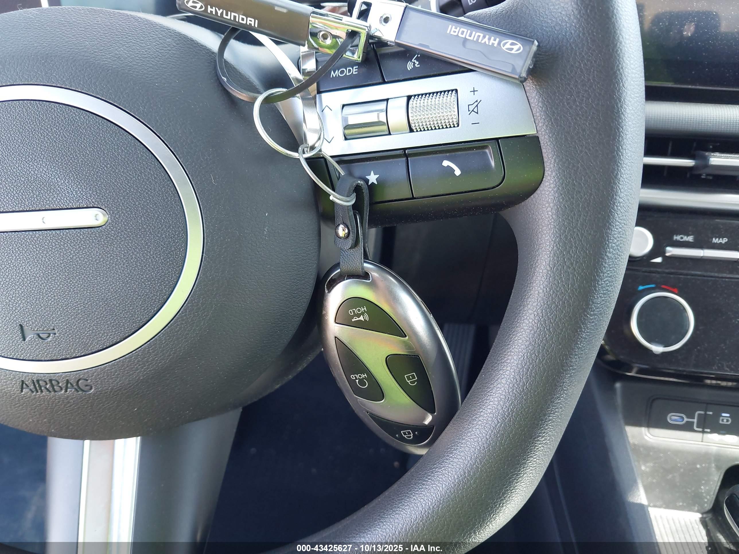 HYUNDAI TUCSON image 11