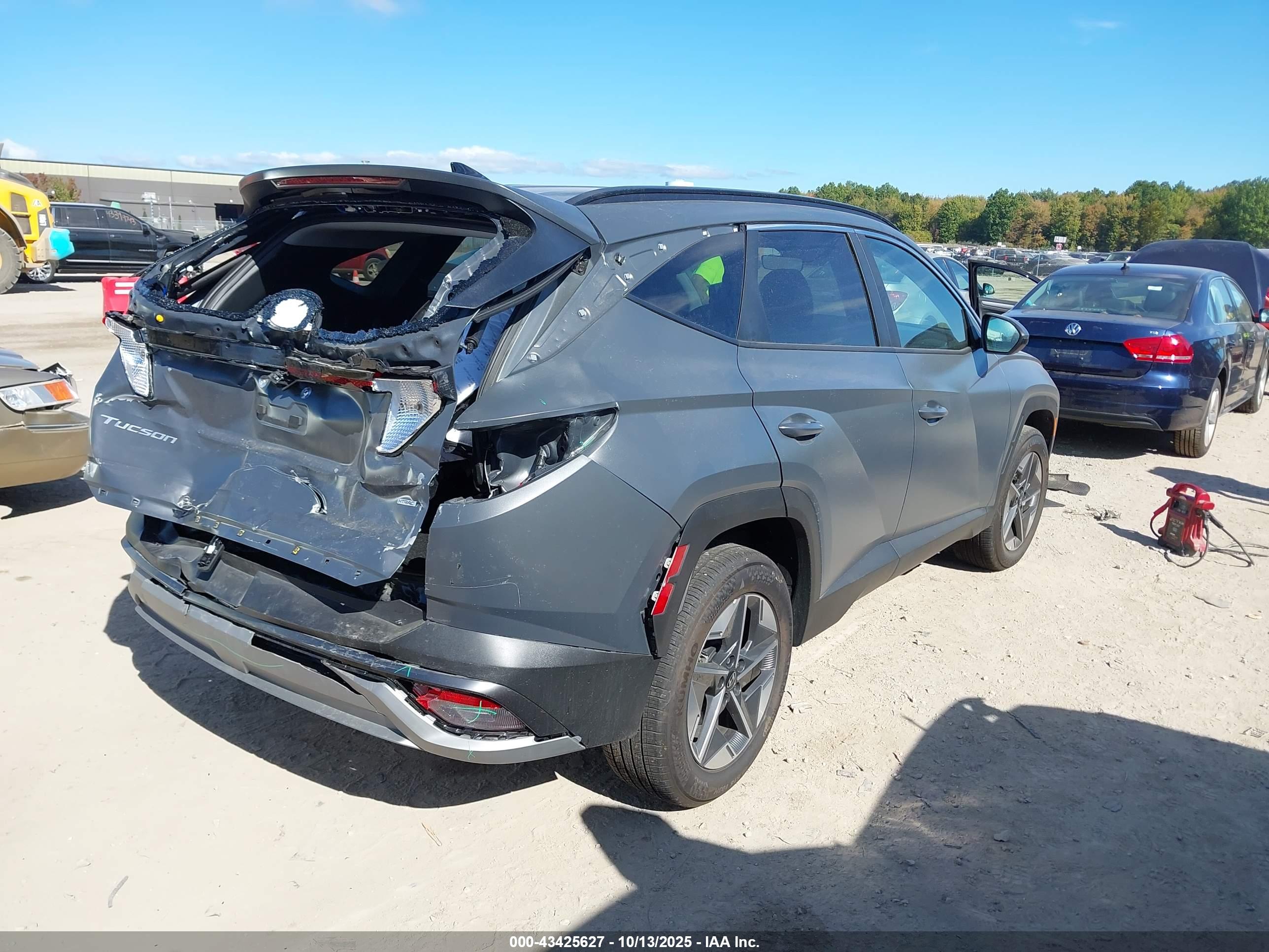 HYUNDAI TUCSON image 4