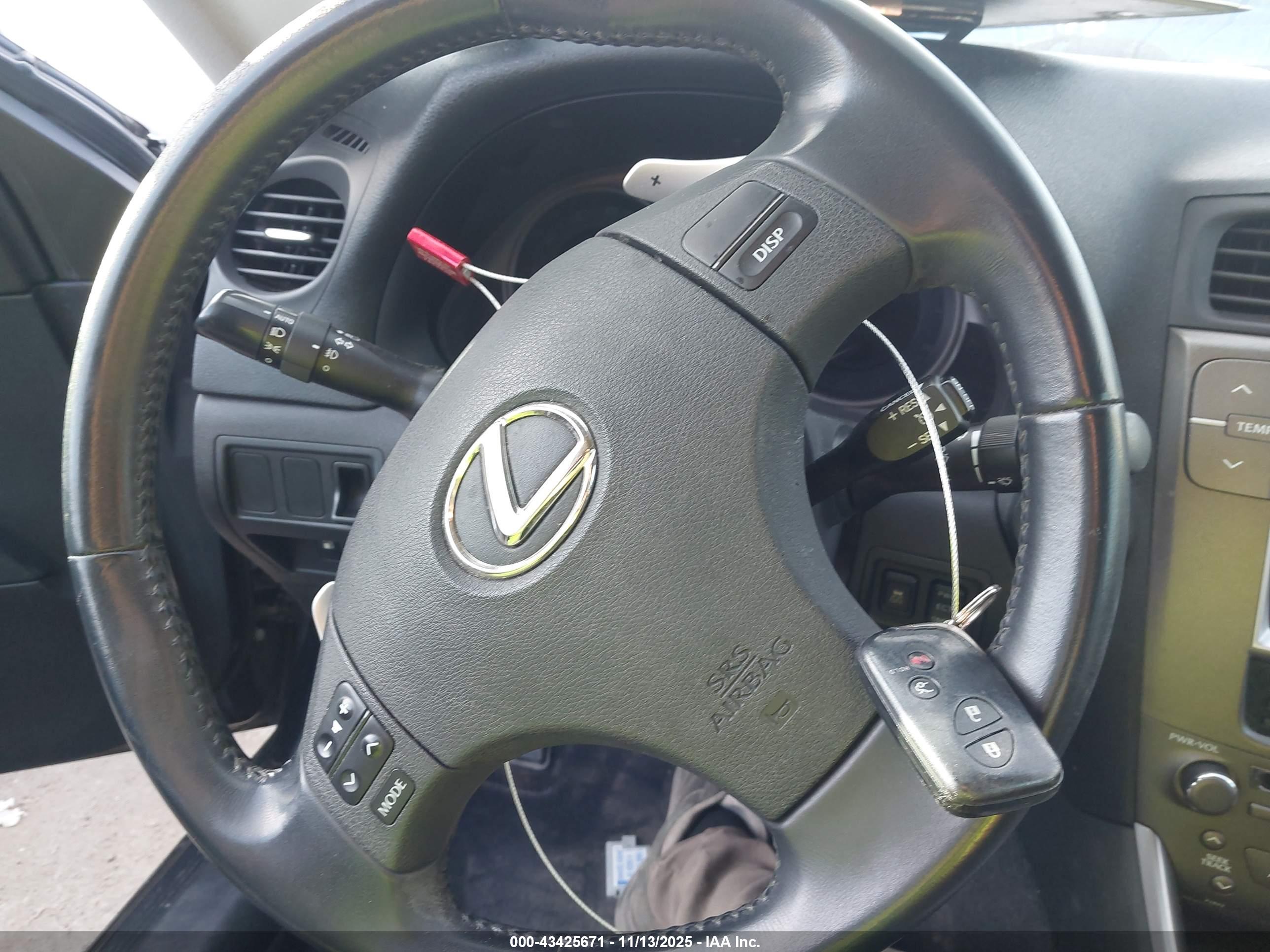 LEXUS IS image 11
