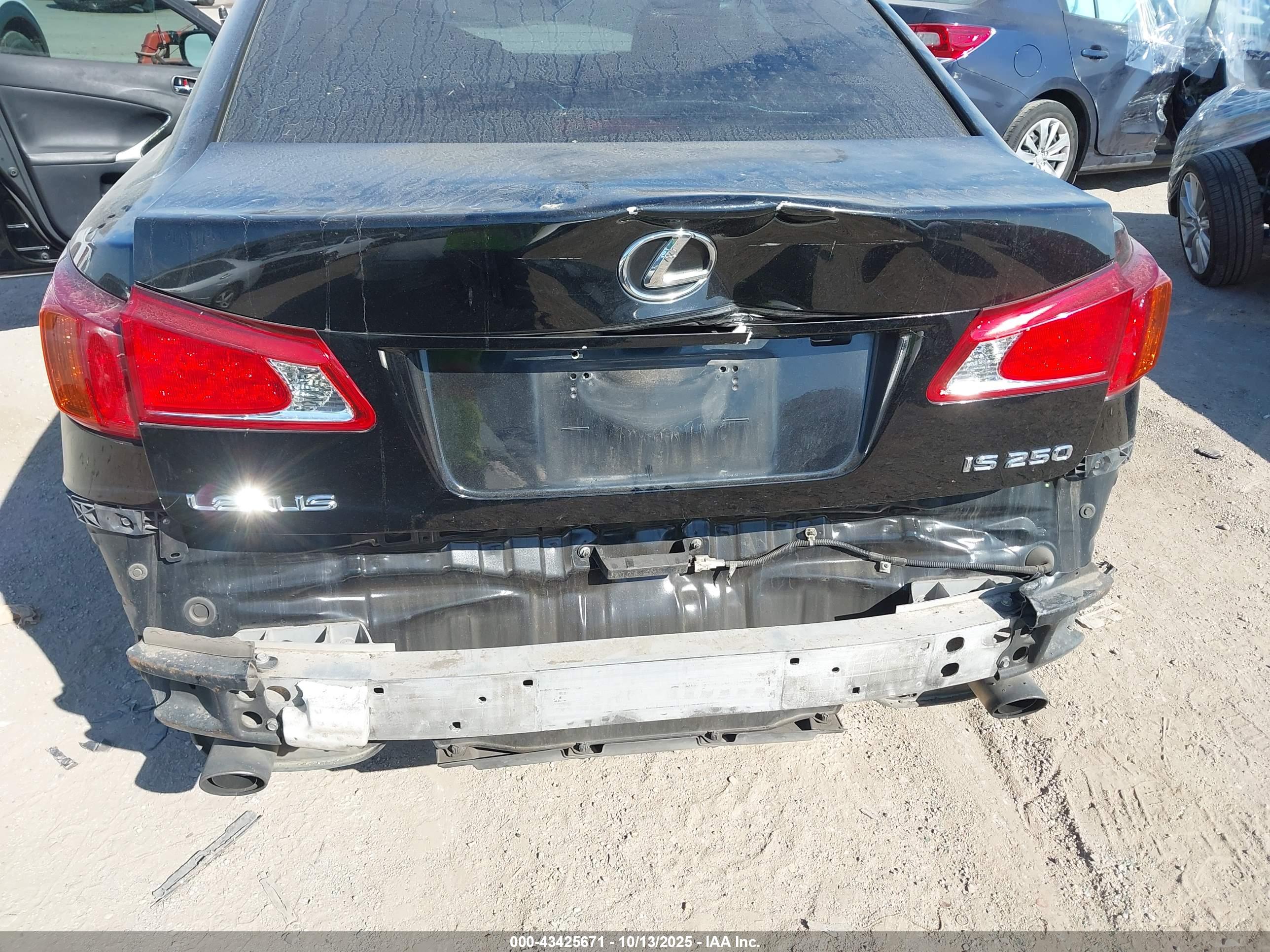 LEXUS IS image 6