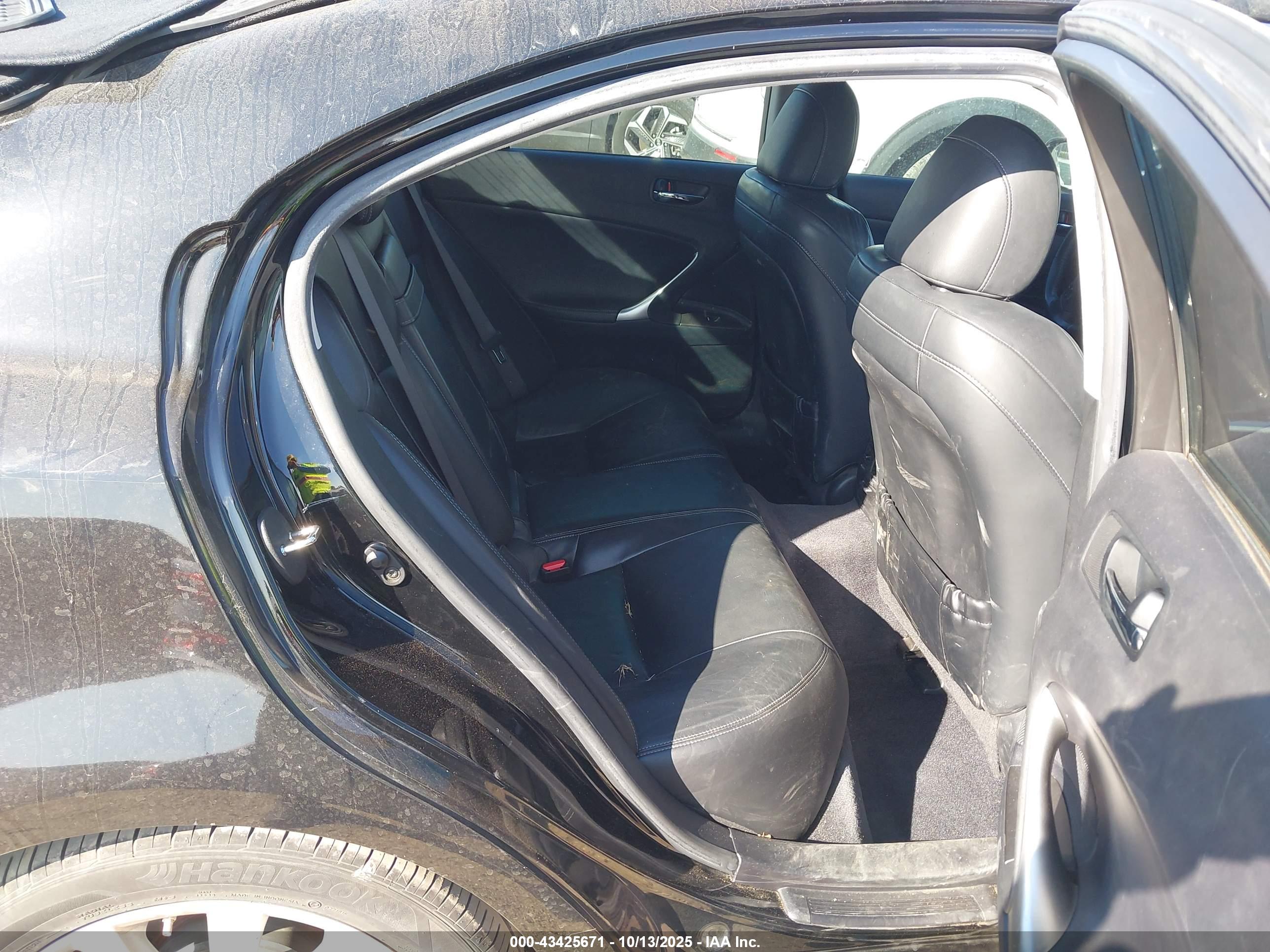 LEXUS IS image 8