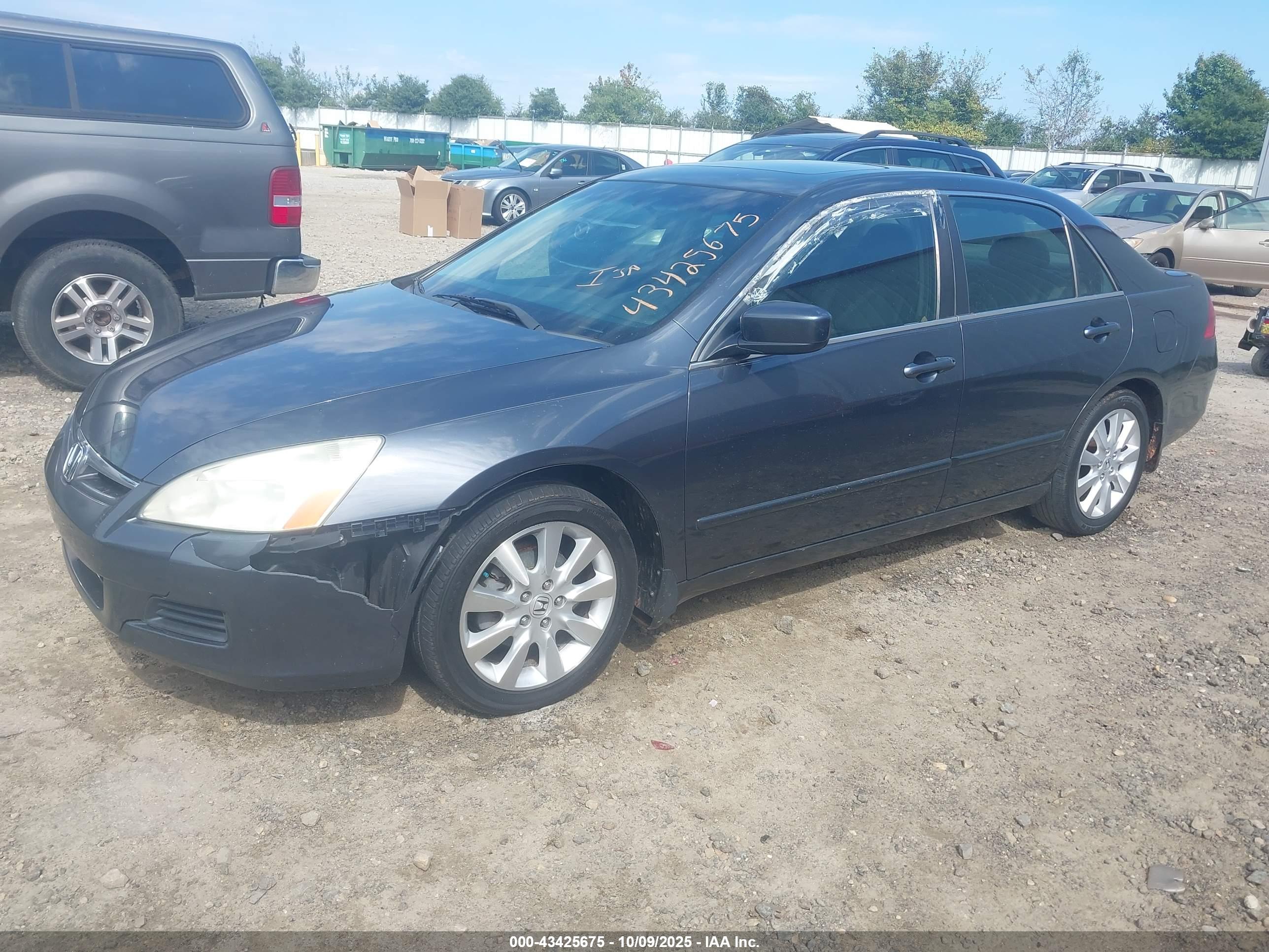 HONDA ACCORD image 2