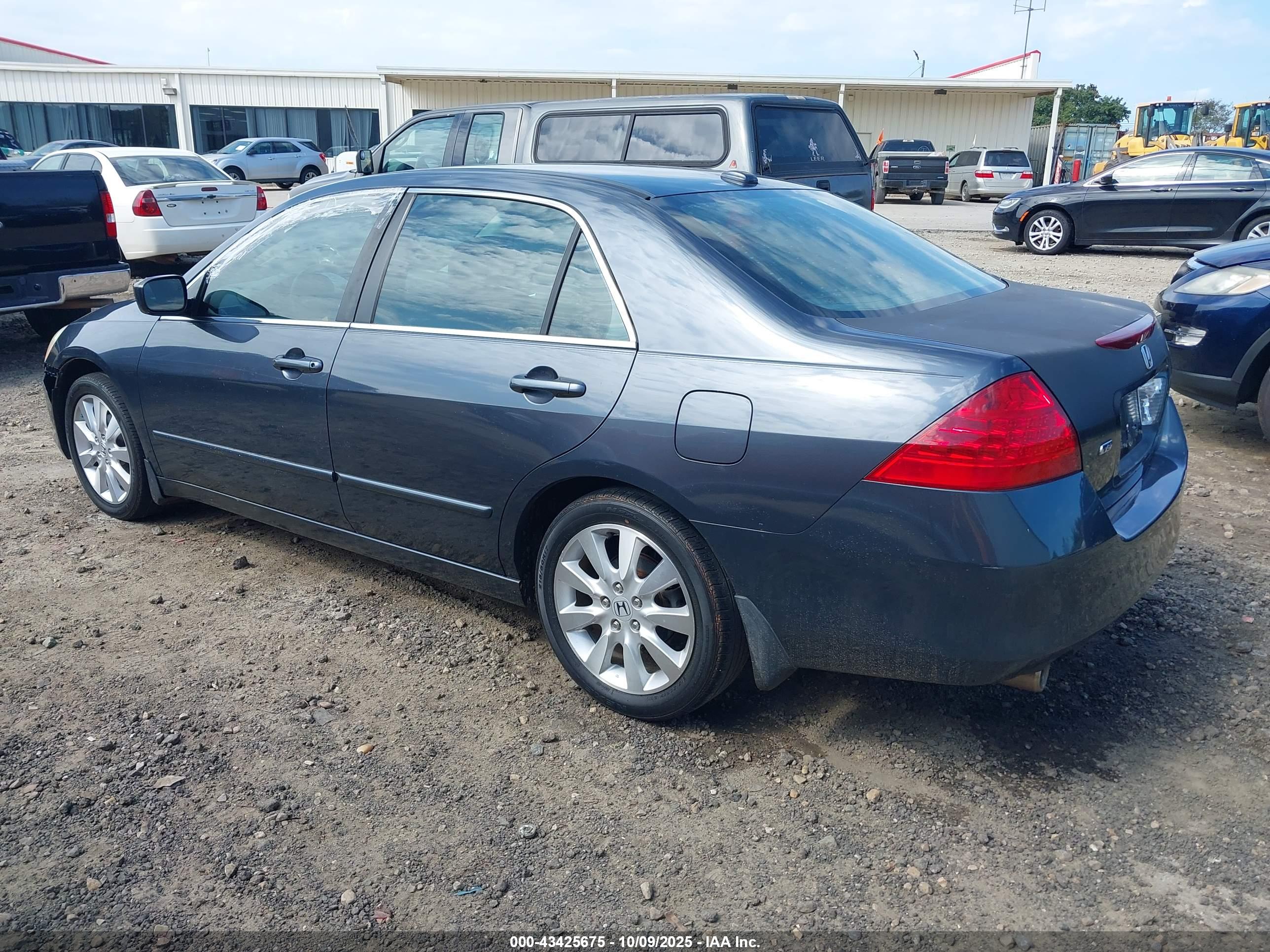 HONDA ACCORD image 3