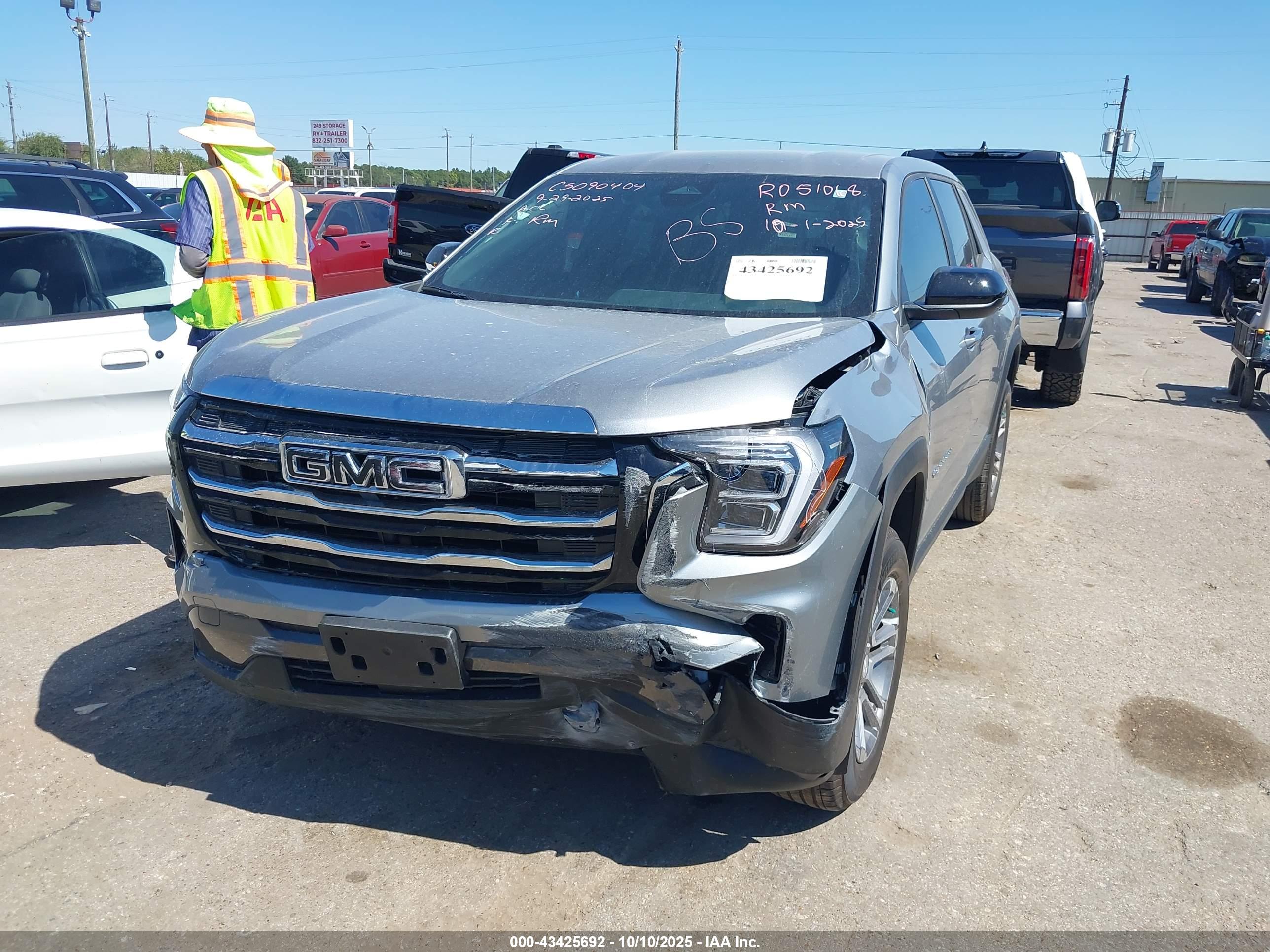 GMC TERRAIN image 6