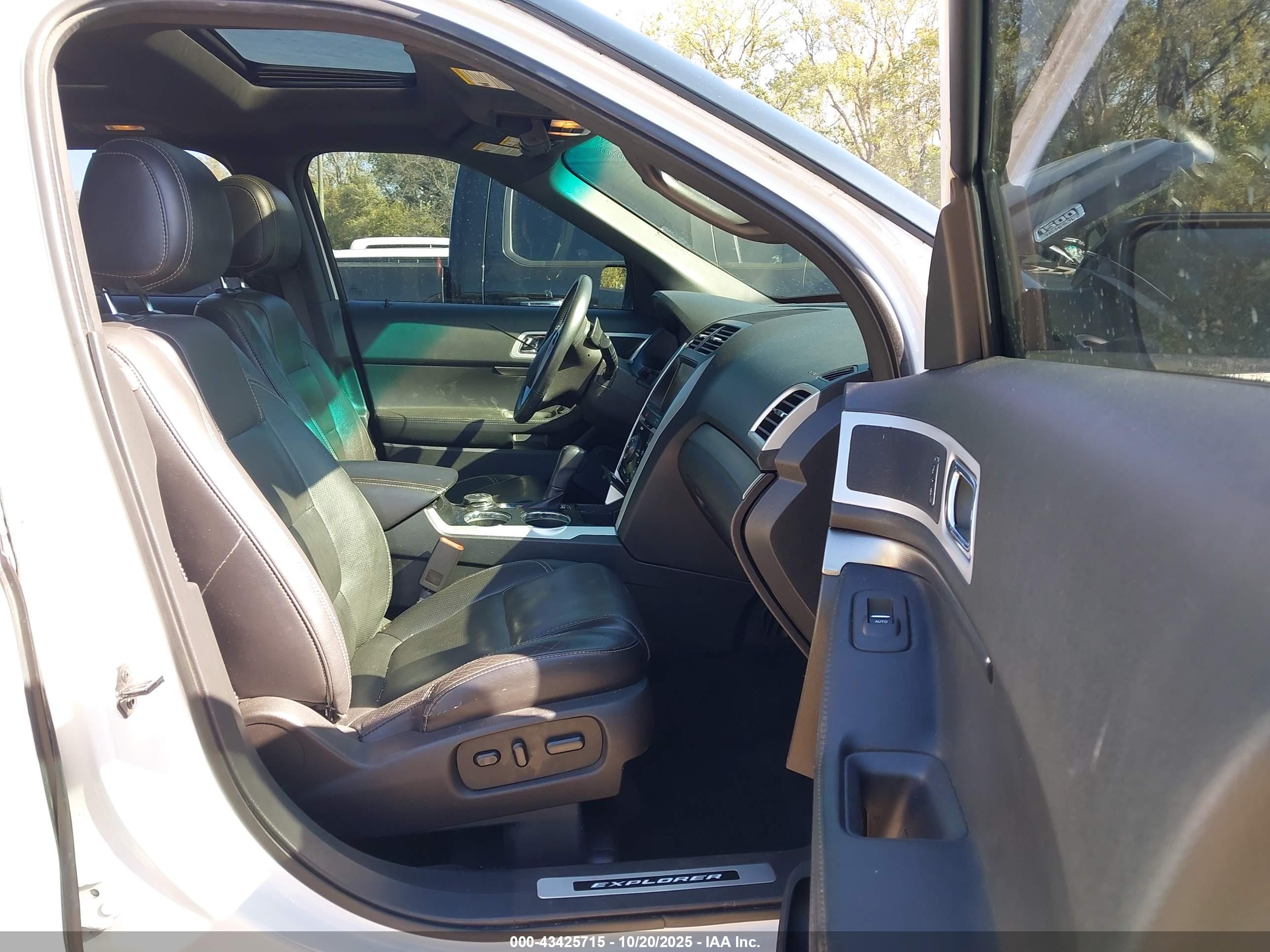 FORD EXPLORER image 5