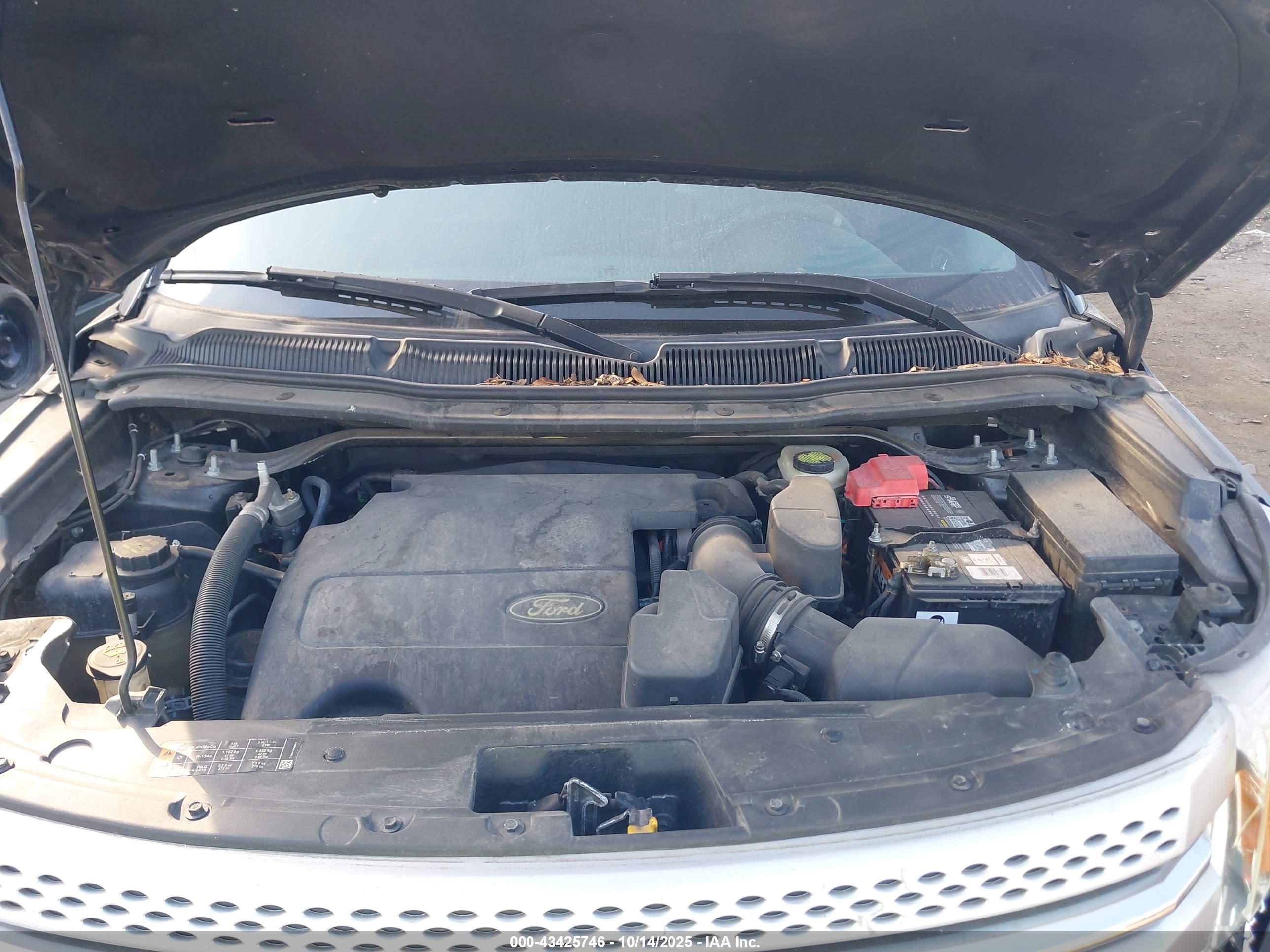 FORD EXPLORER image 10