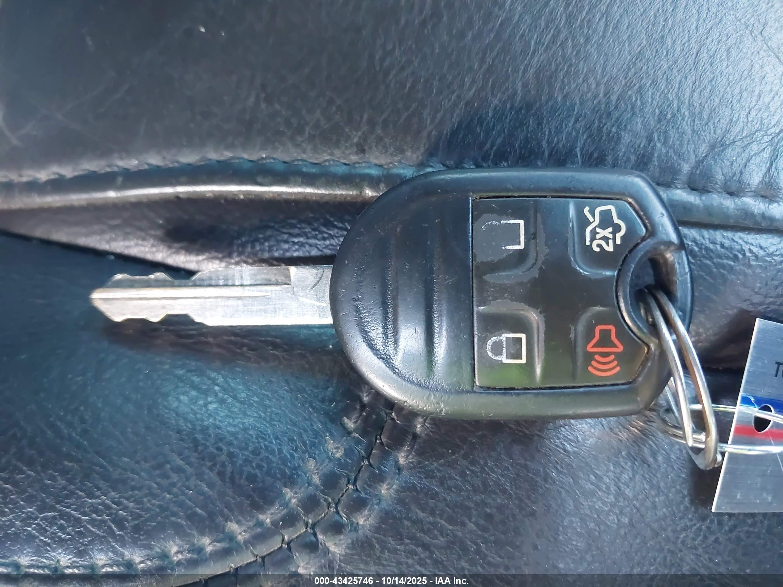 FORD EXPLORER image 11