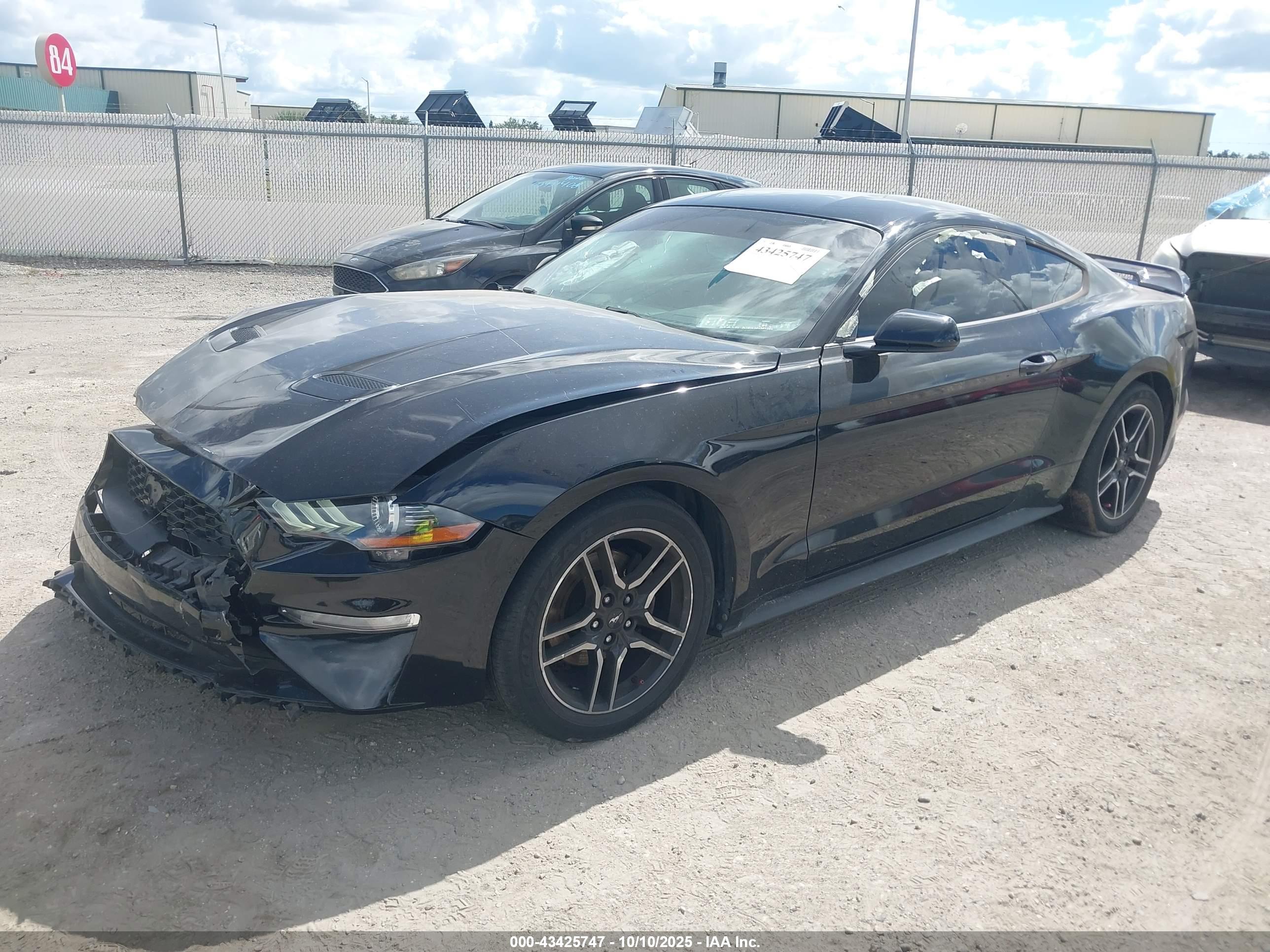 FORD MUSTANG image 2