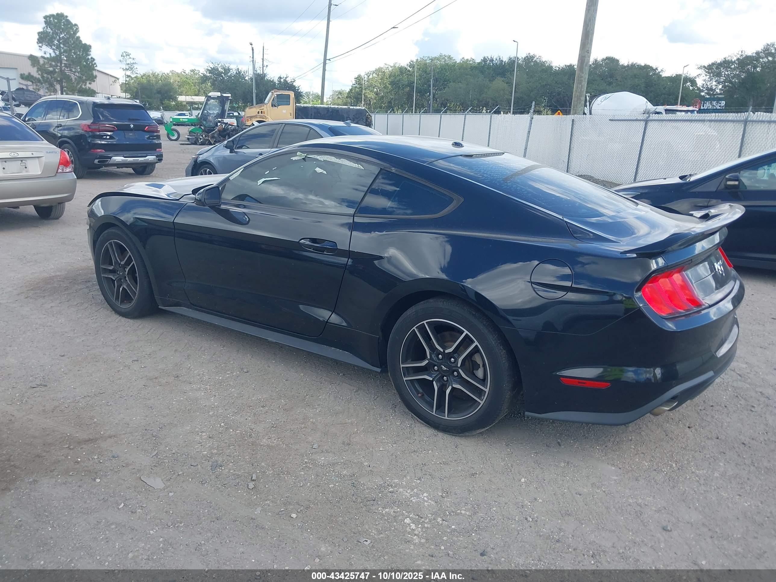 FORD MUSTANG image 3