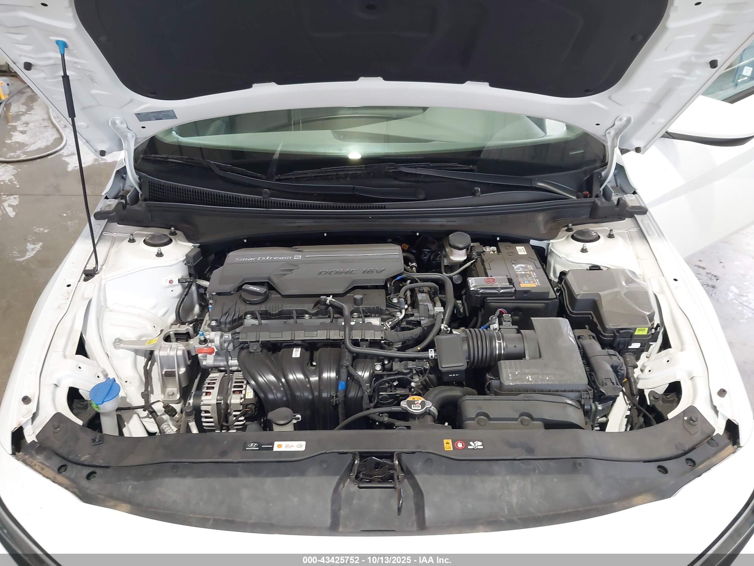 HYUNDAI ELANTRA image 10