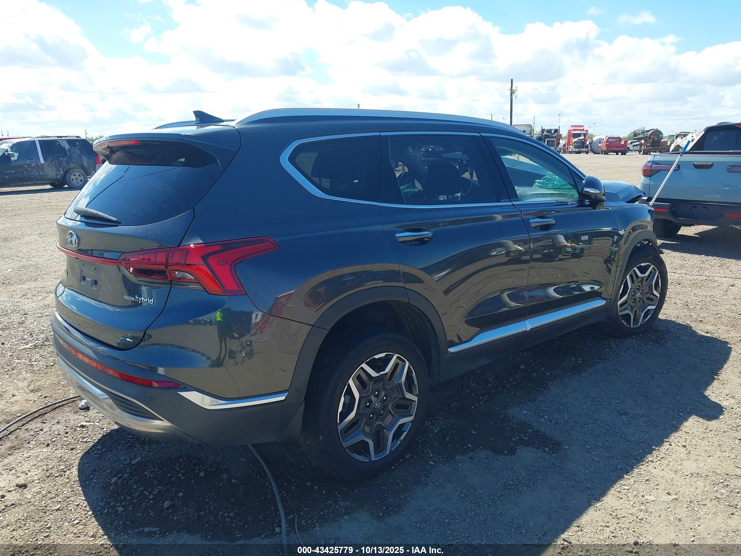 HYUNDAI SANTA image 4
