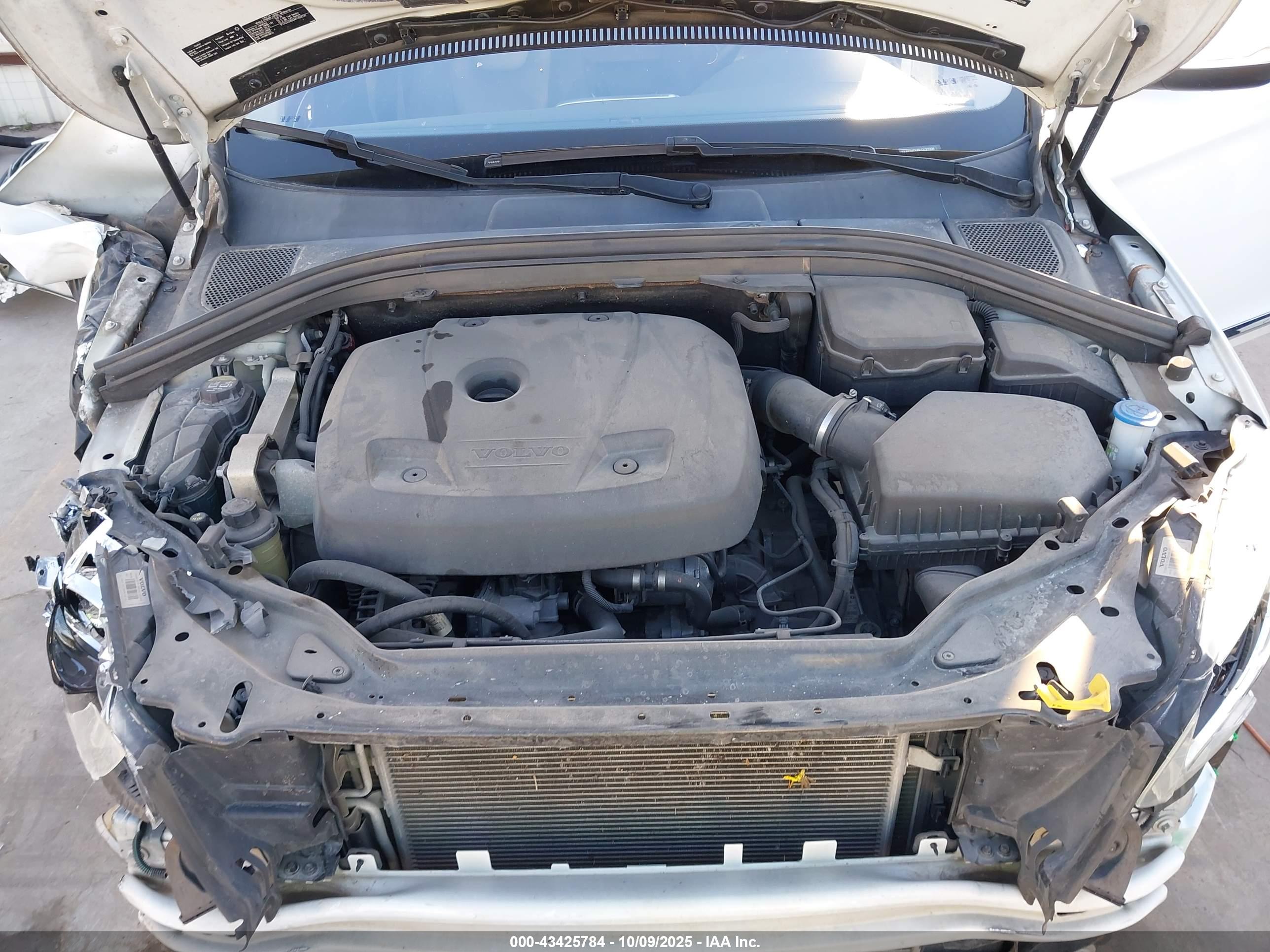 VOLVO XC60 image 10