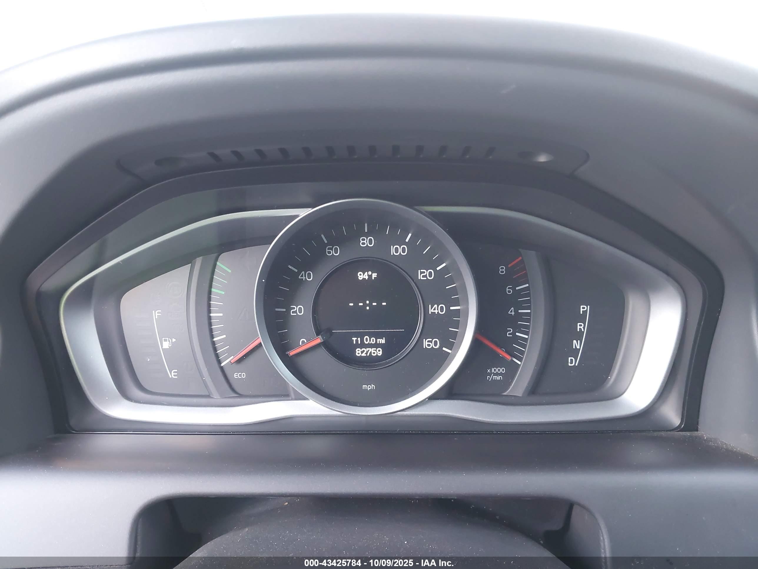 VOLVO XC60 image 7