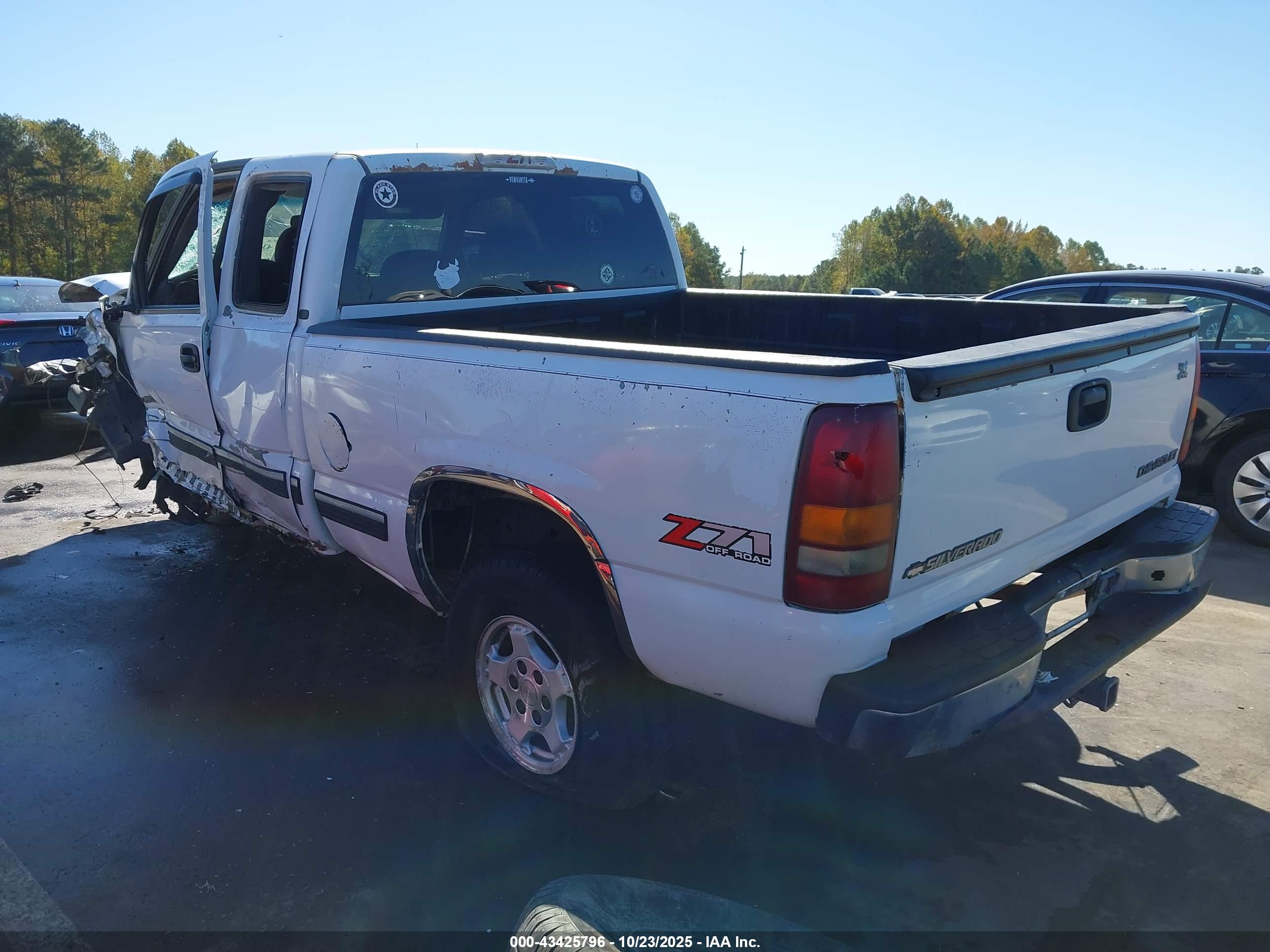 CHEVROLET SILVERADO image 3