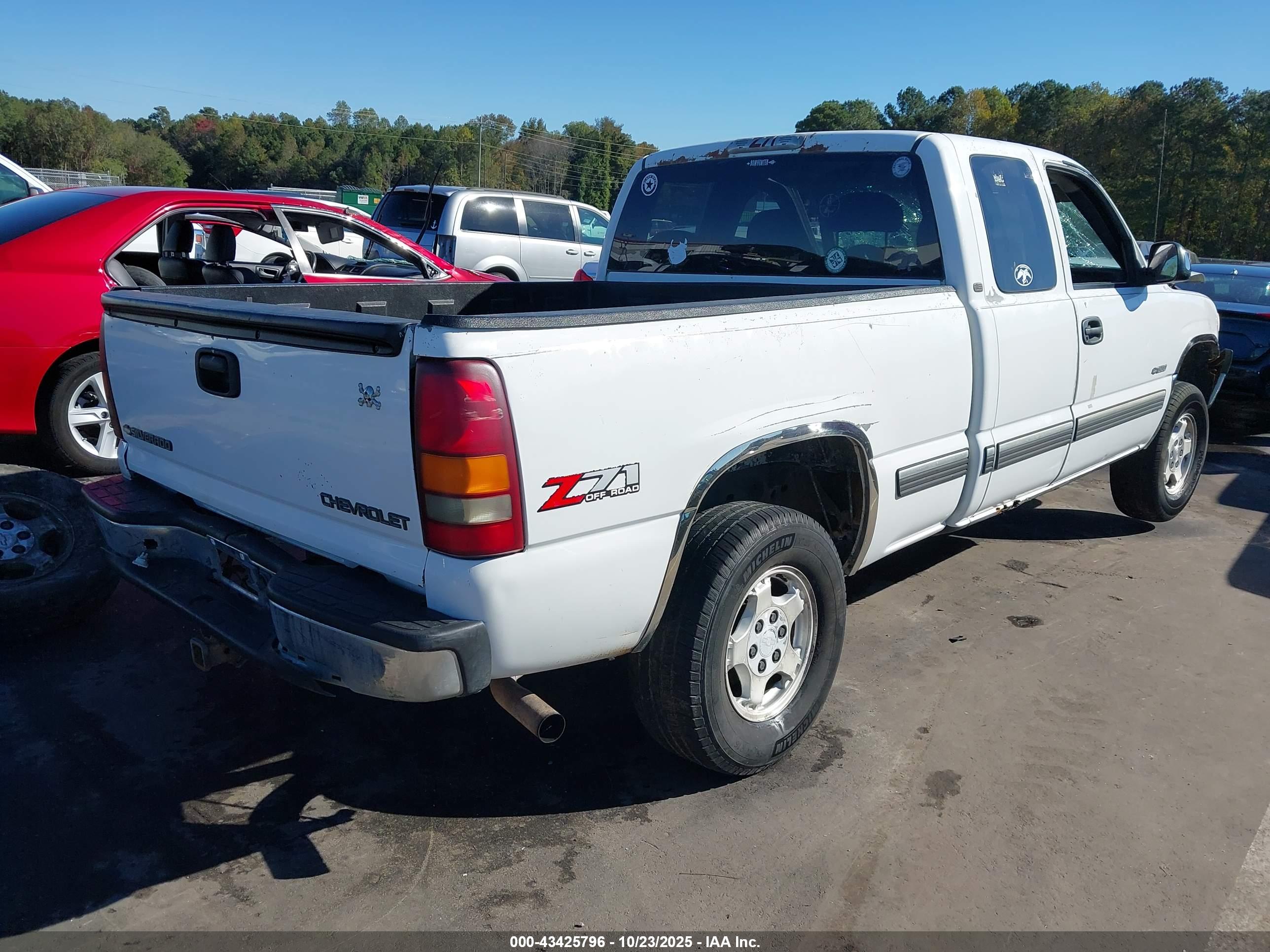 CHEVROLET SILVERADO image 4