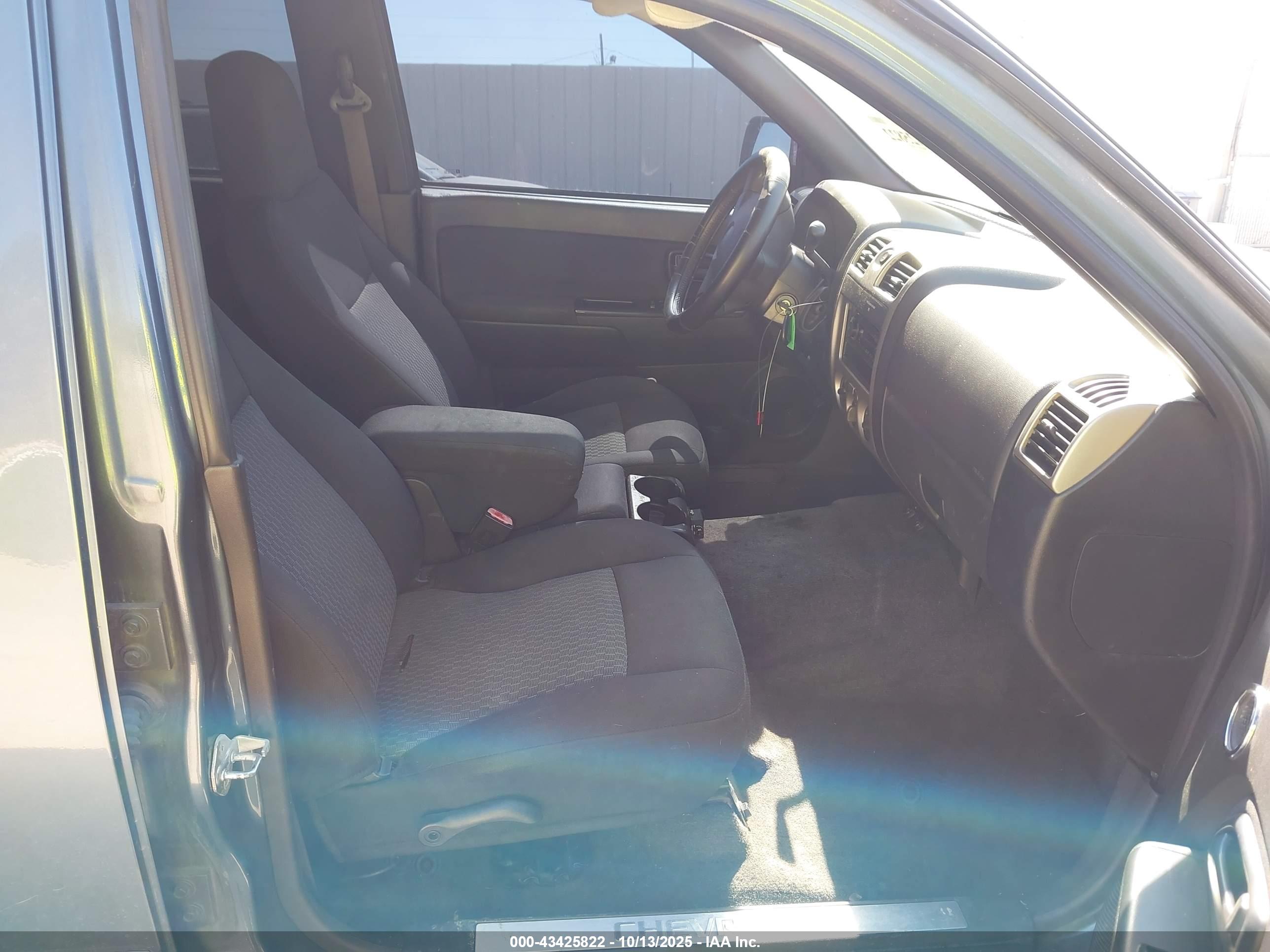 CHEVROLET COLORADO image 5