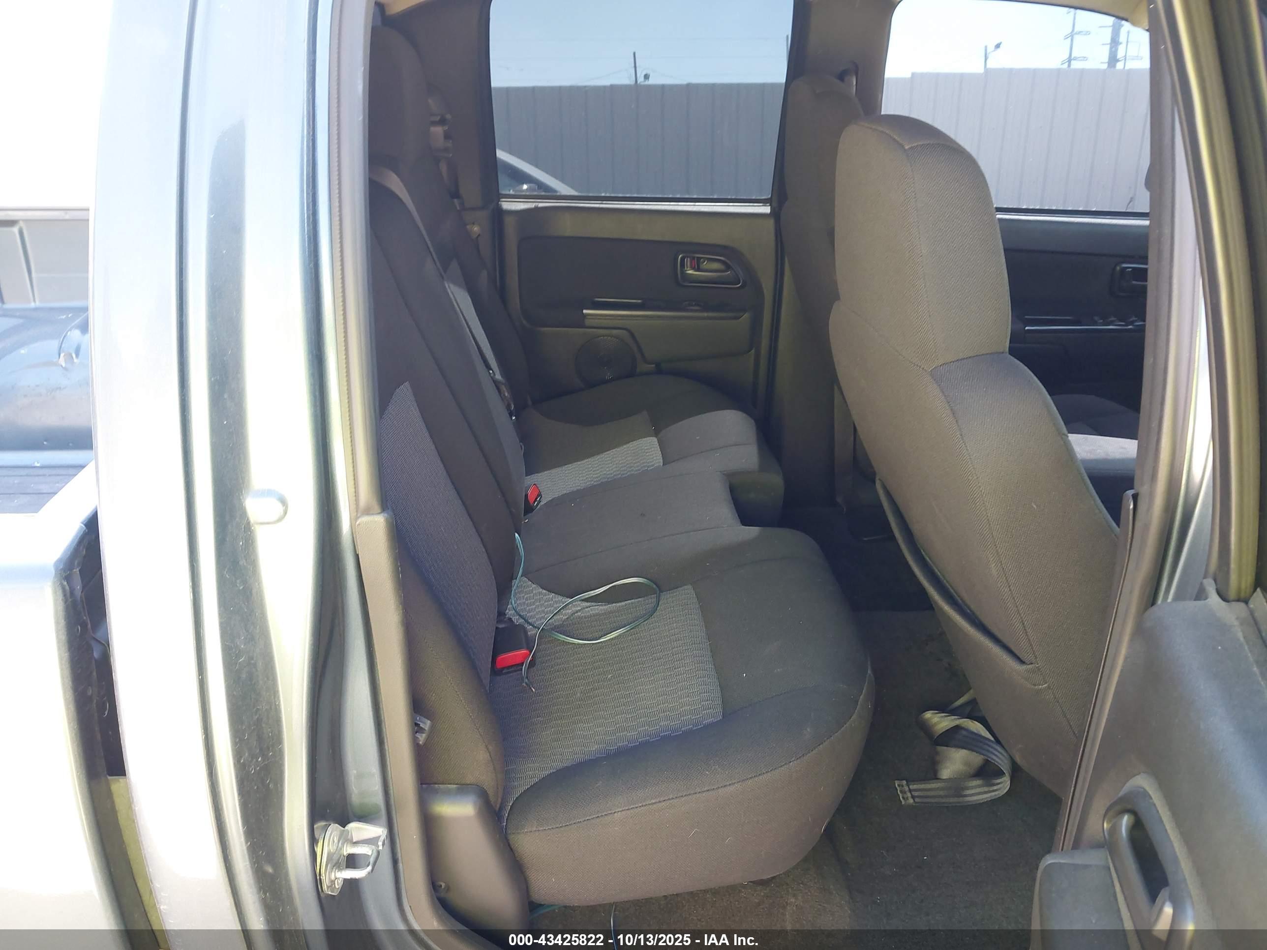 CHEVROLET COLORADO image 8