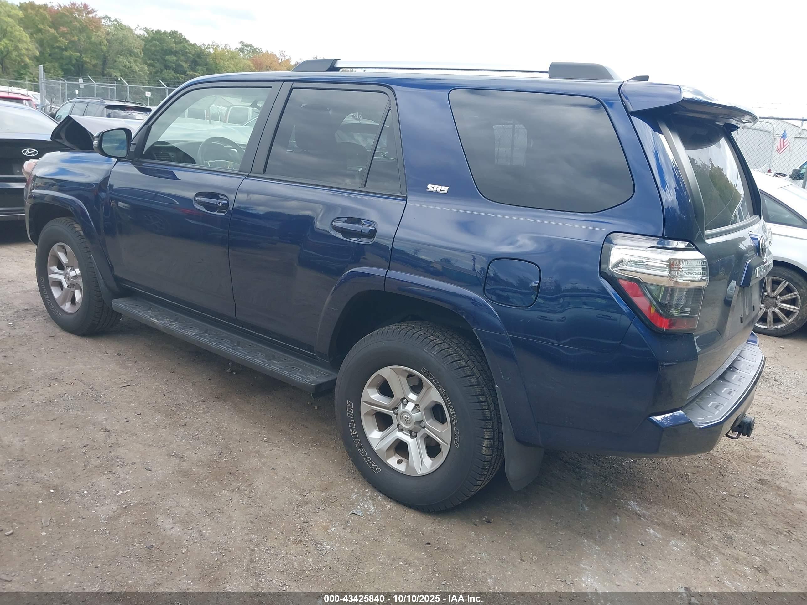 TOYOTA 4RUNNER image 3