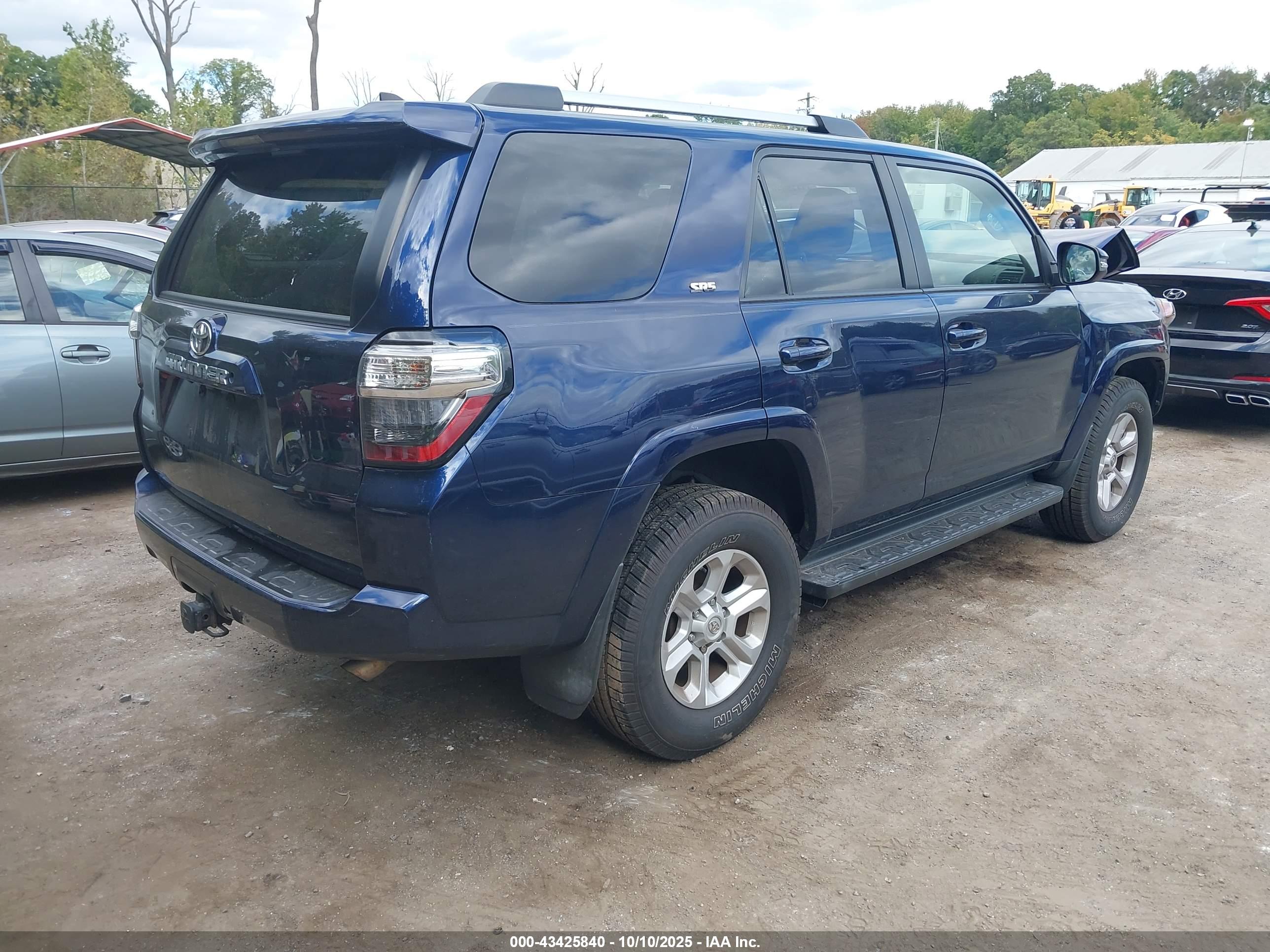 TOYOTA 4RUNNER image 4