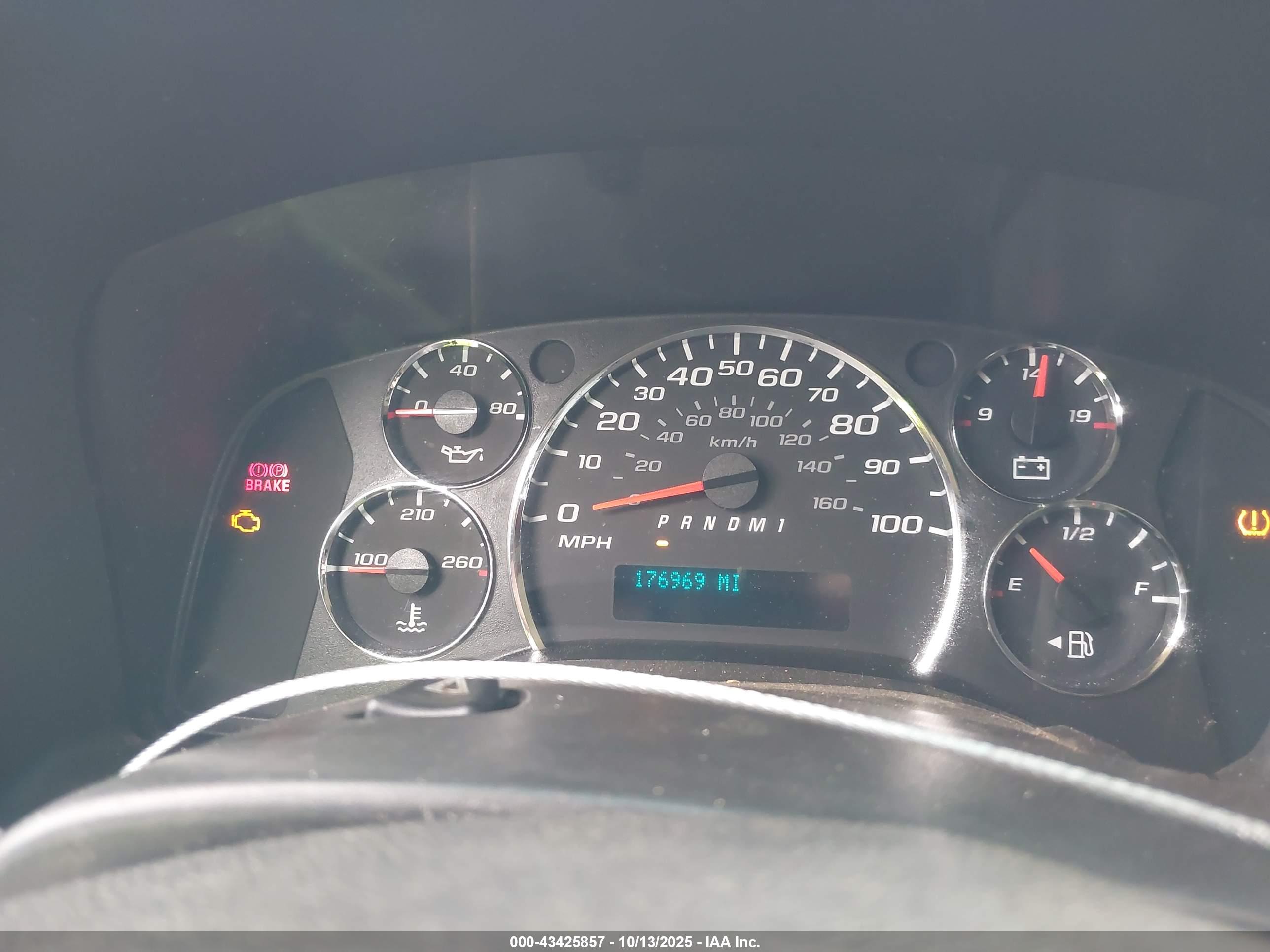 CHEVROLET EXPRESS image 7