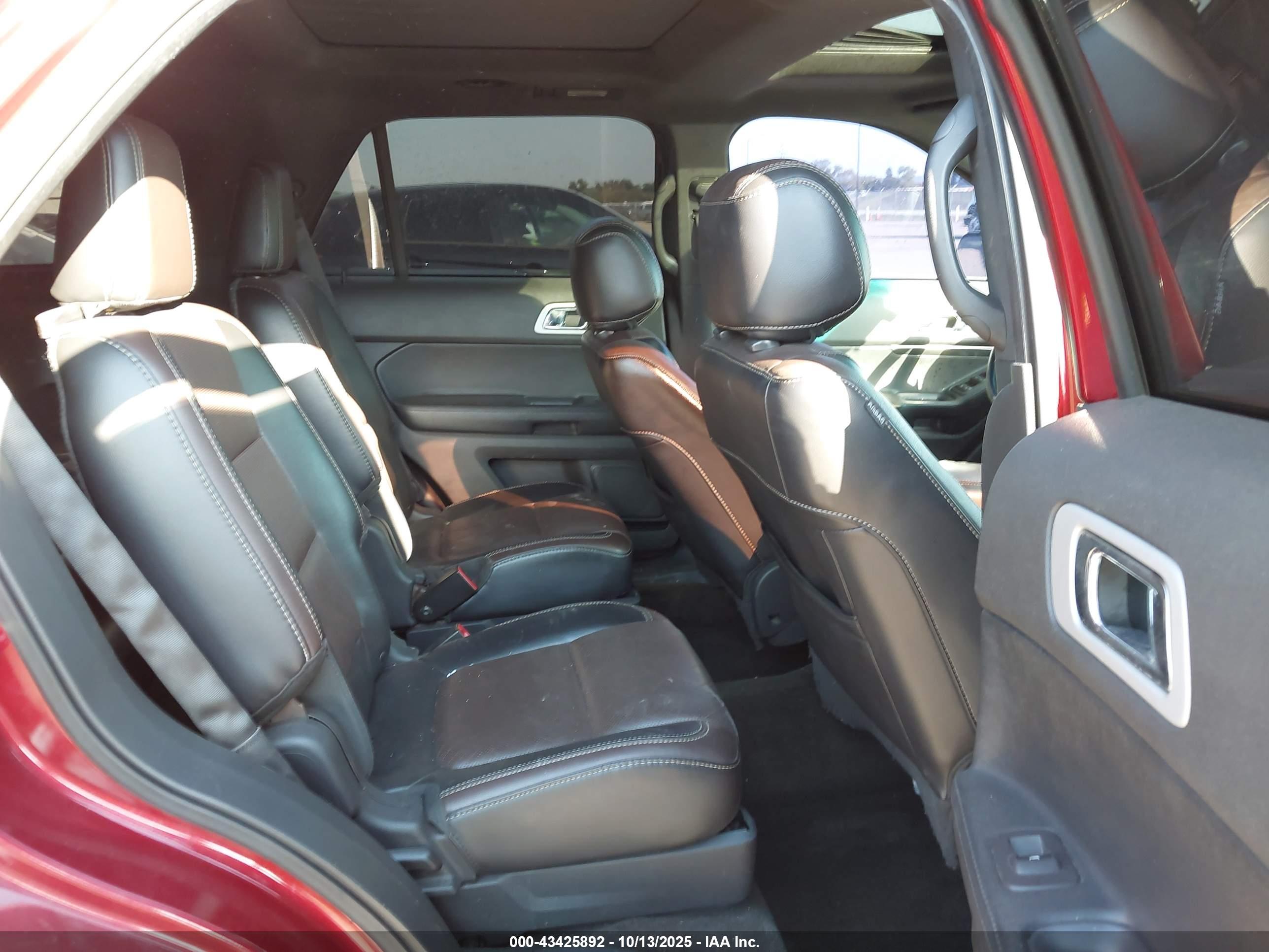 FORD EXPLORER image 8