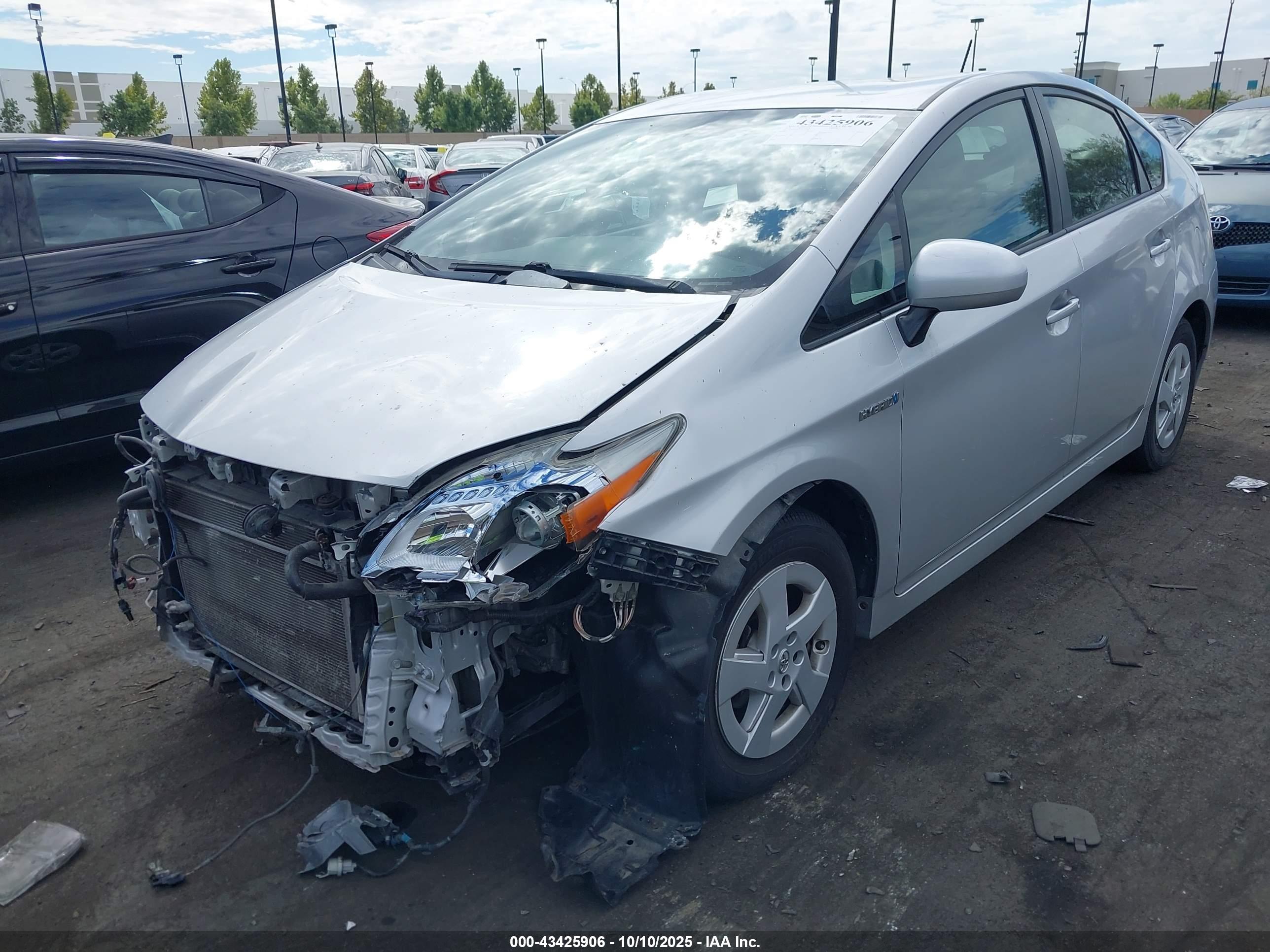 TOYOTA PRIUS image 2