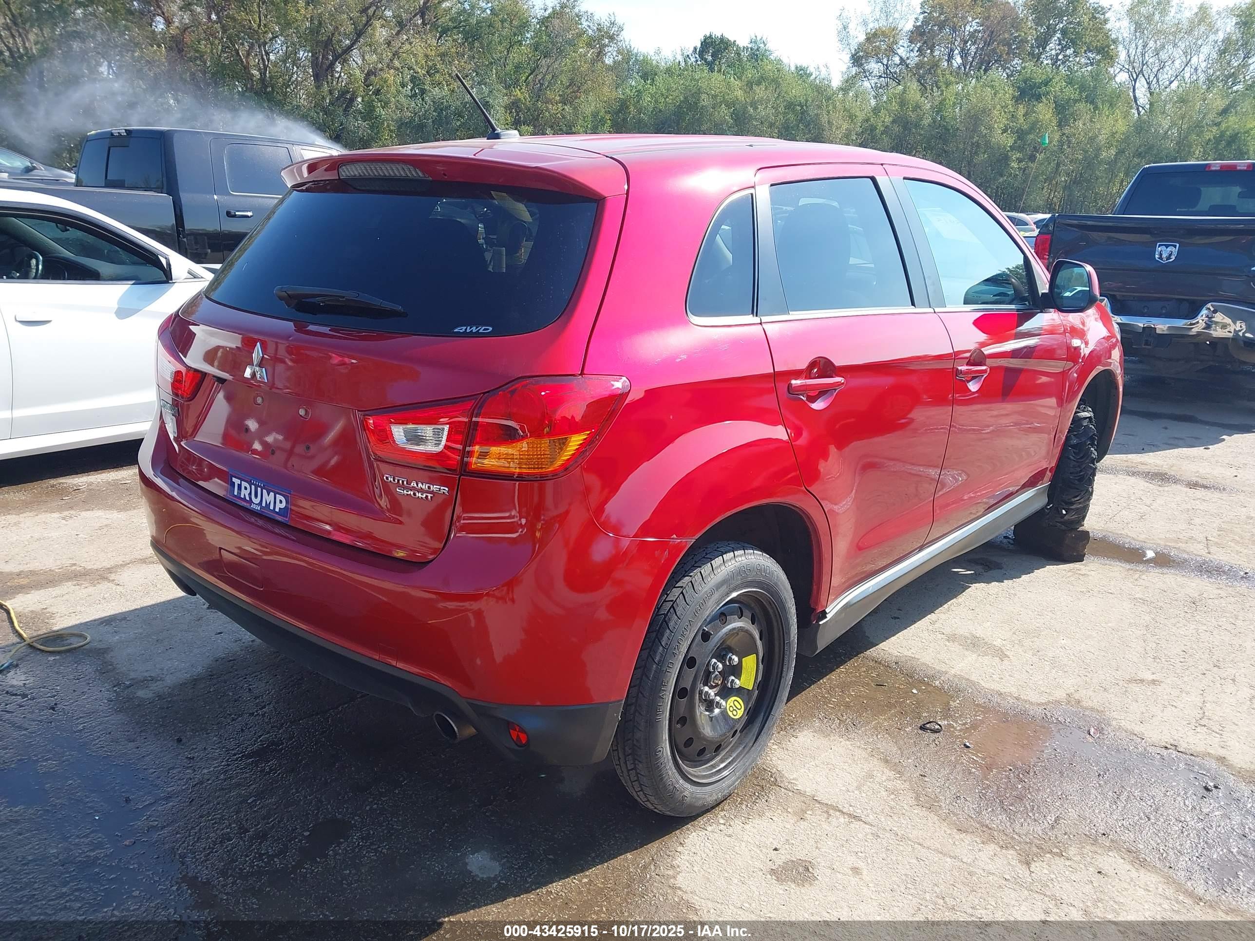 MITSUBISHI OUTLANDER image 4