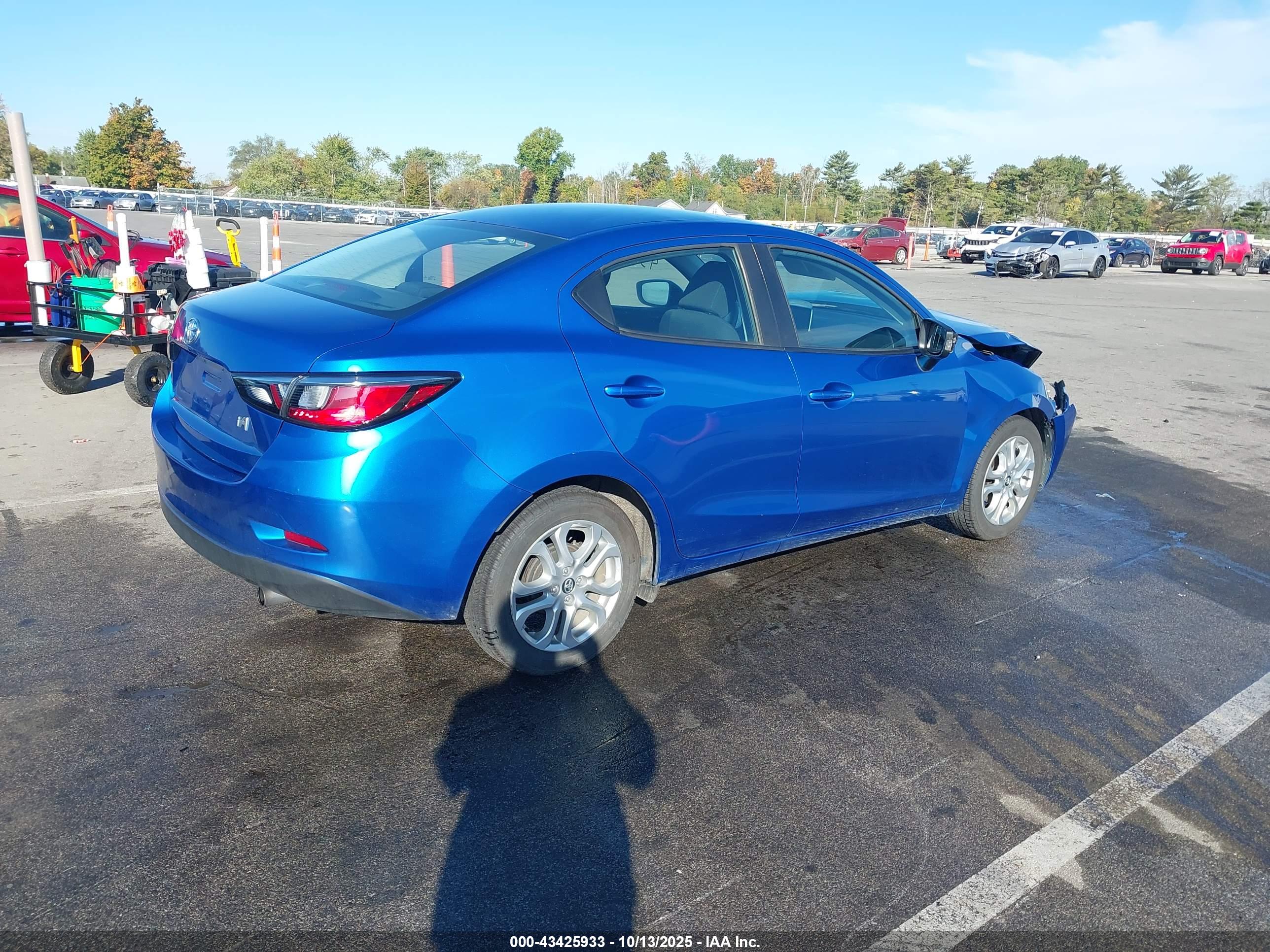TOYOTA YARIS image 4