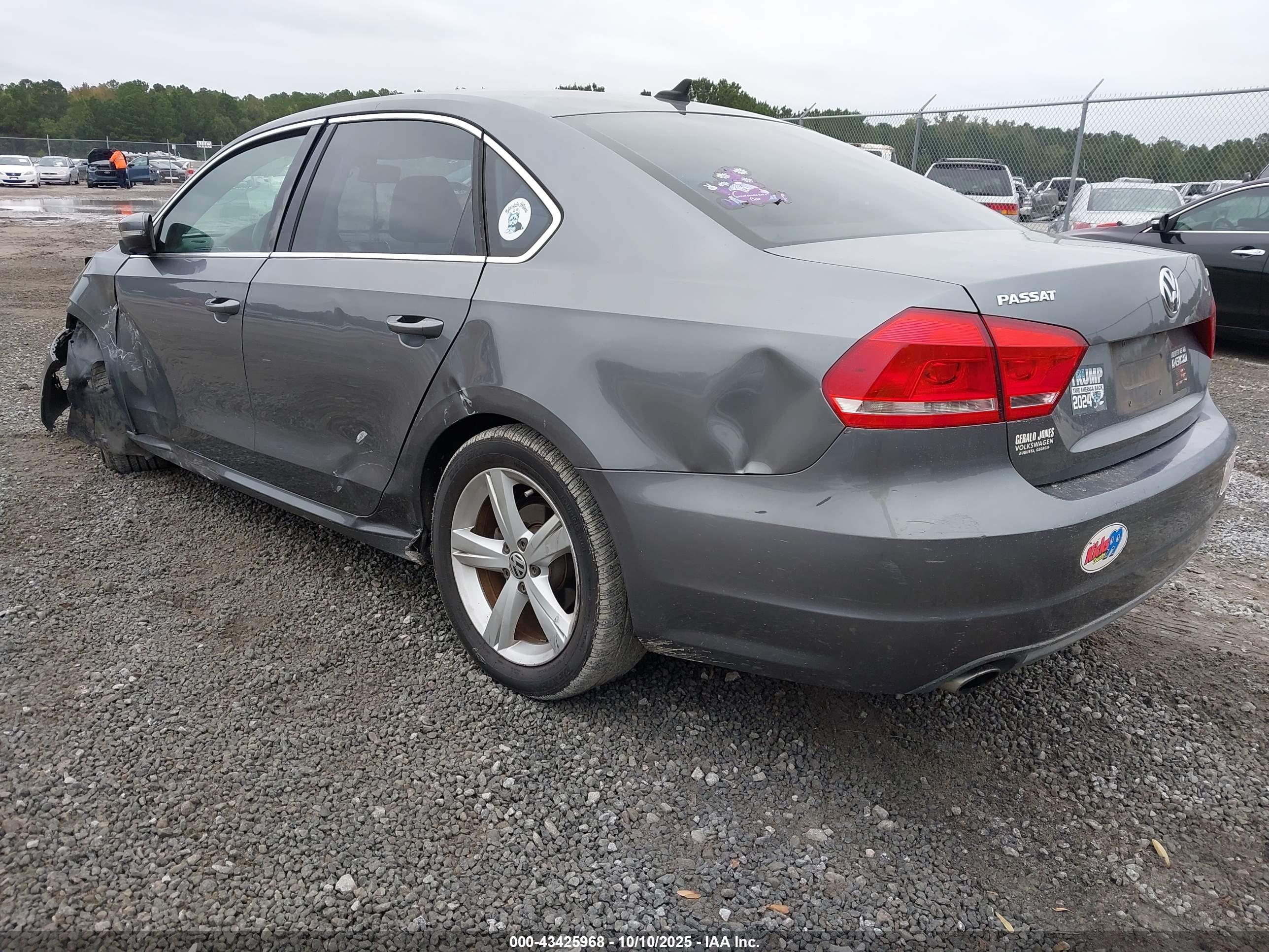 VOLKSWAGEN PASSAT image 3