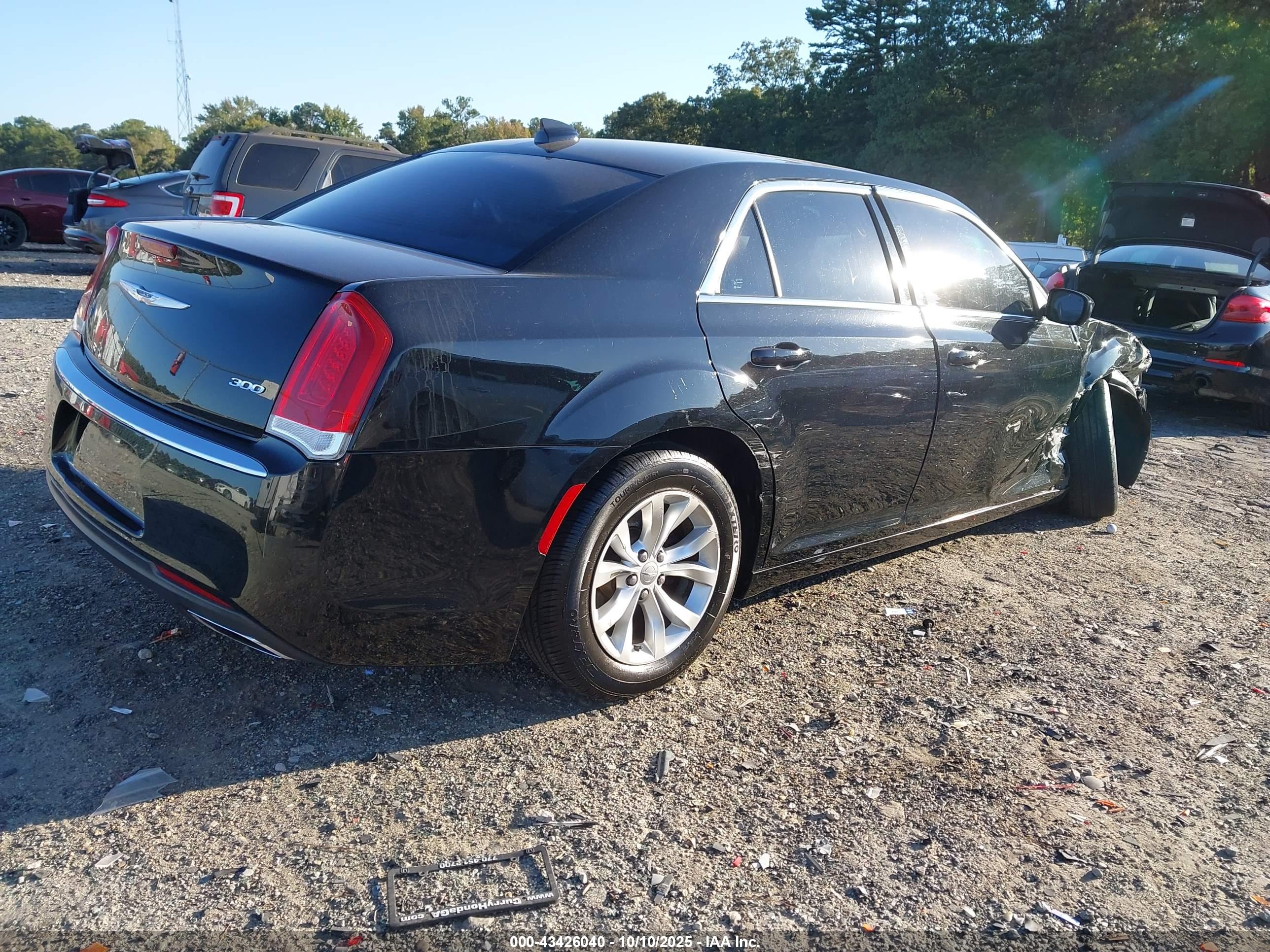 CHRYSLER 300 image 4