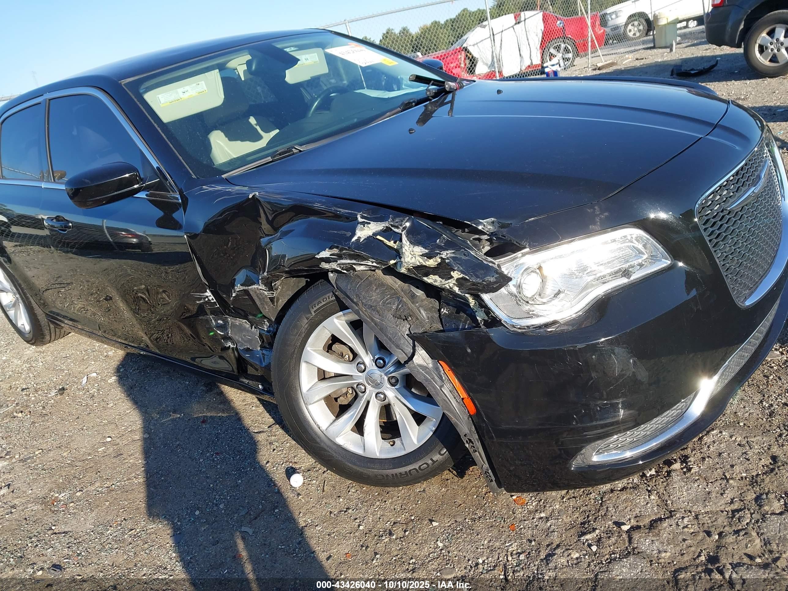 CHRYSLER 300 image 6
