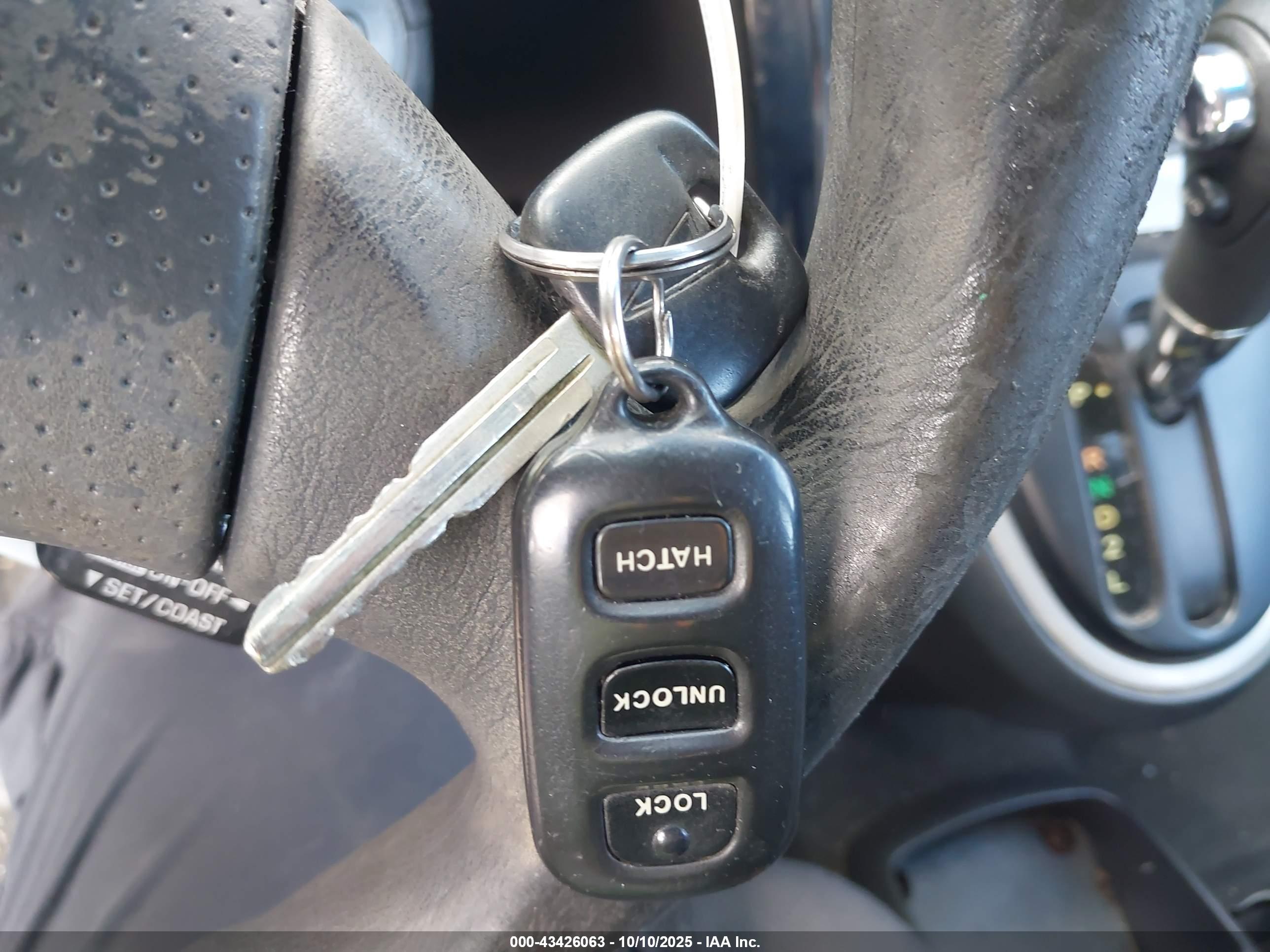 PONTIAC VIBE image 11