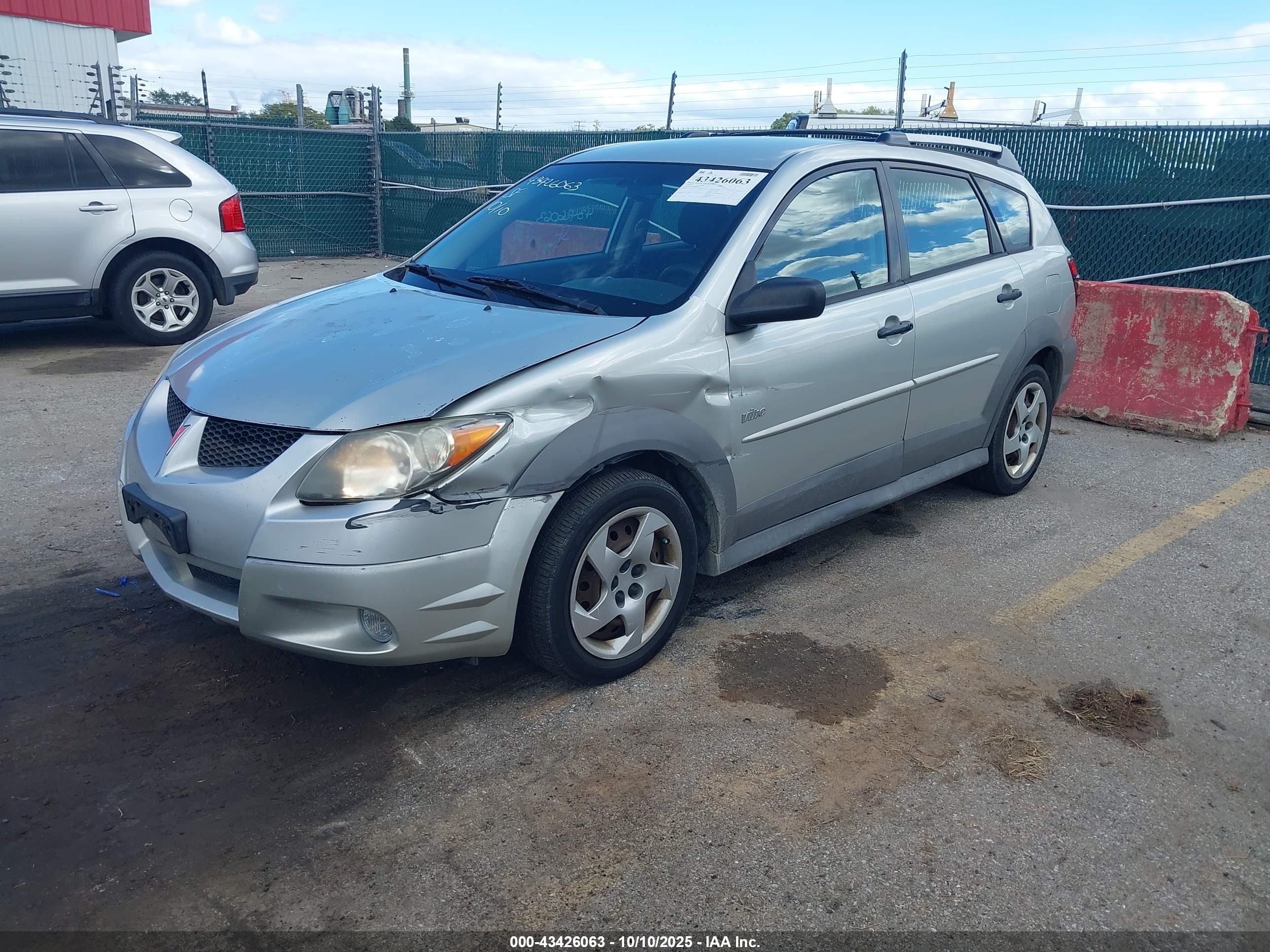 PONTIAC VIBE image 2
