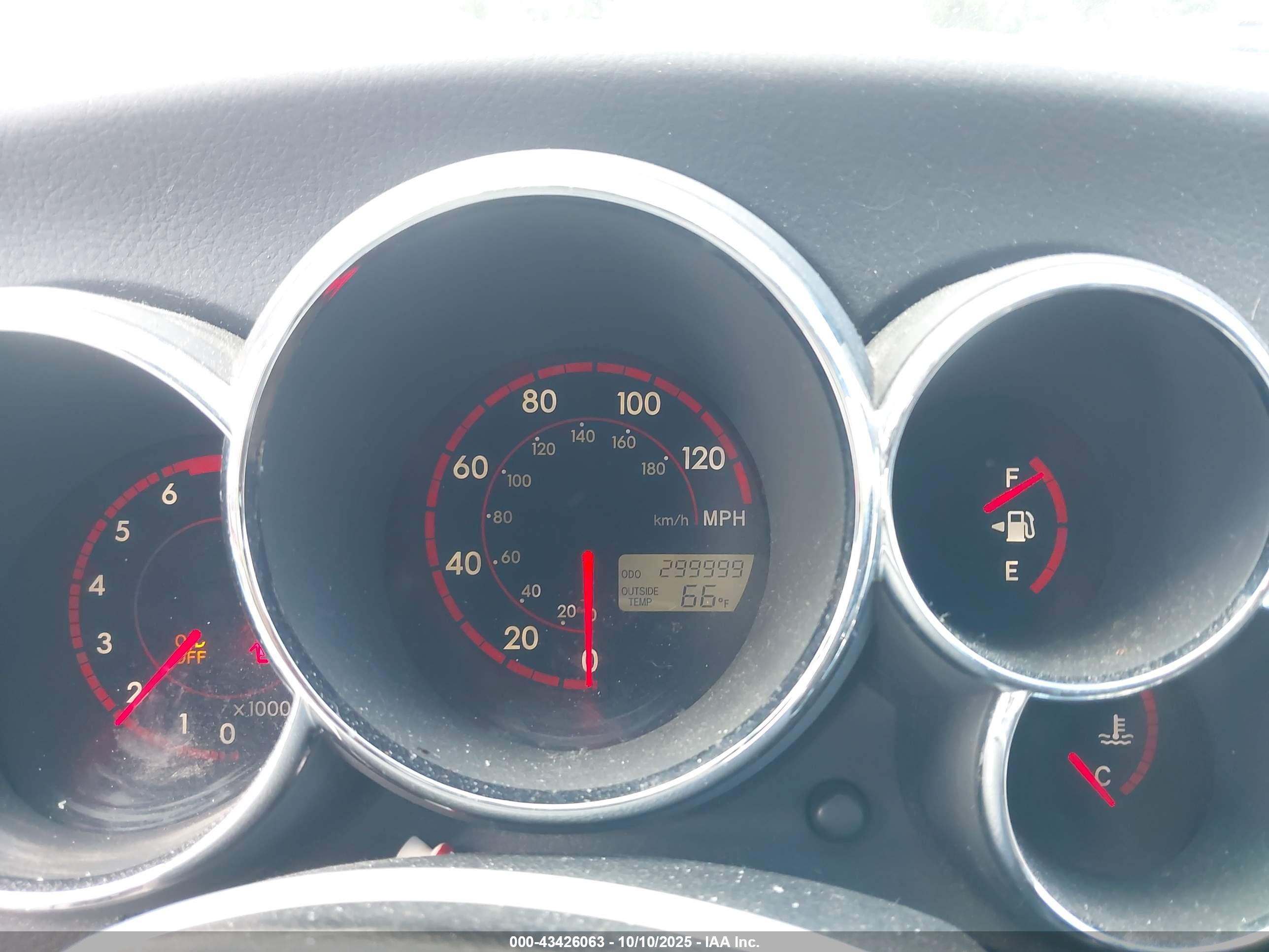 PONTIAC VIBE image 7