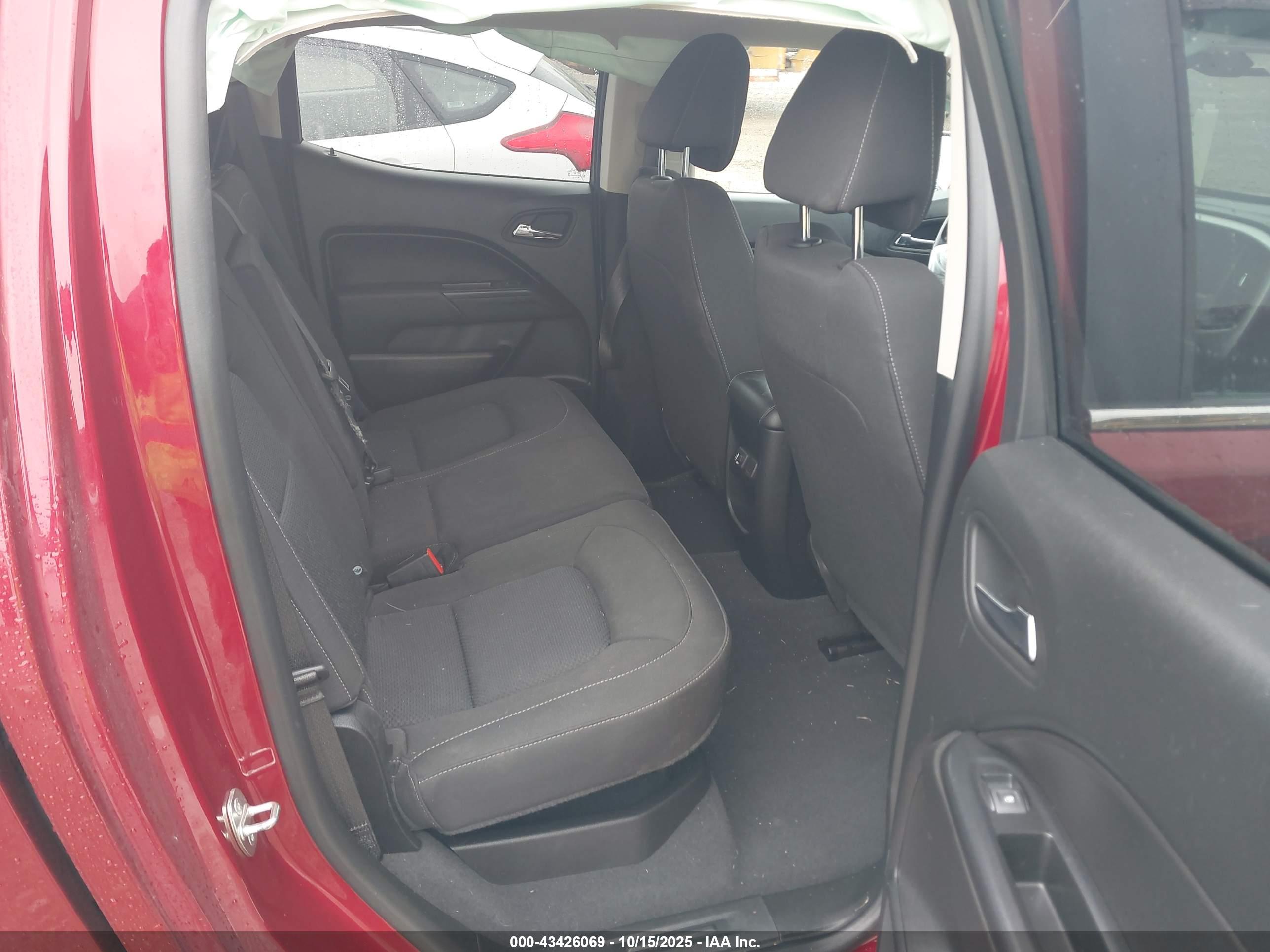 CHEVROLET COLORADO image 8