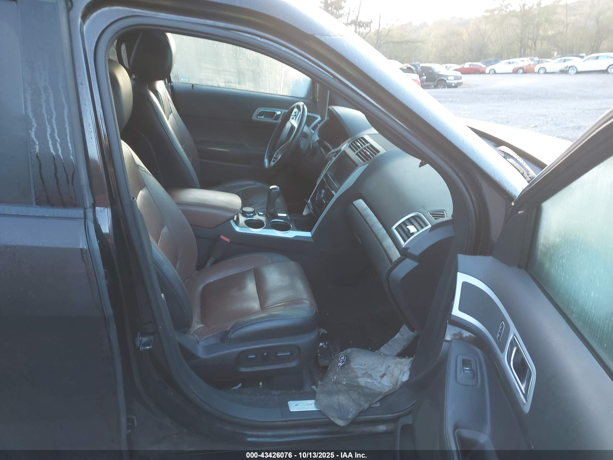 FORD EXPLORER image 5